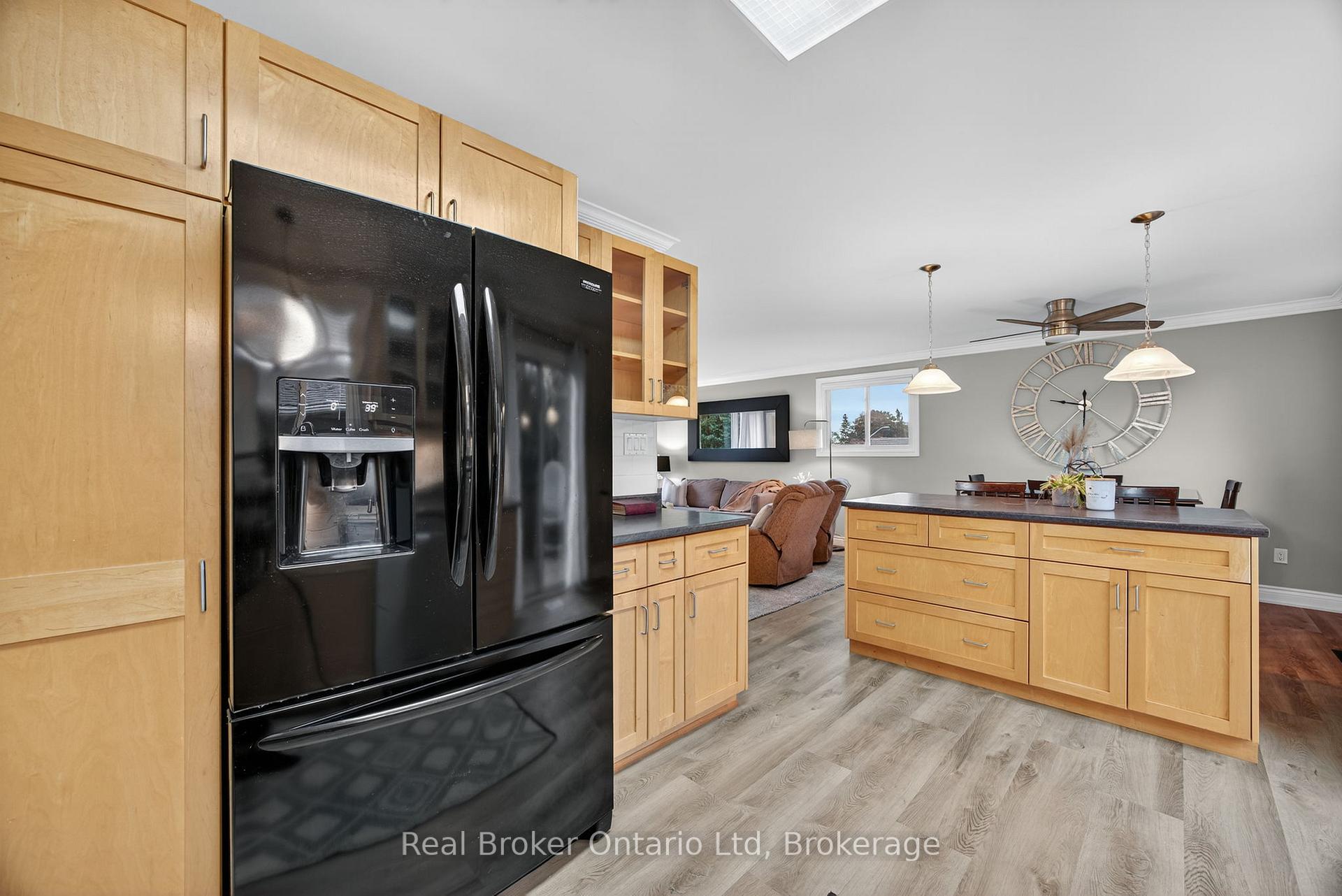Photo 25 of 253 Lescaut Road, Midland — HOMEH
