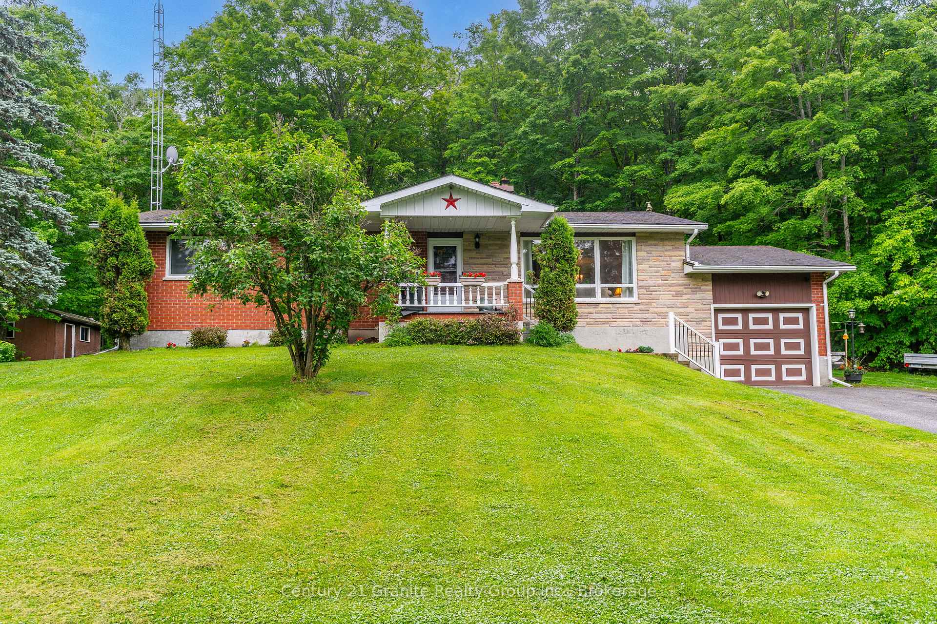 Photo 2 of 1203 Spring Valley Road, Minden Hills, Lutterworth — HOMEH
