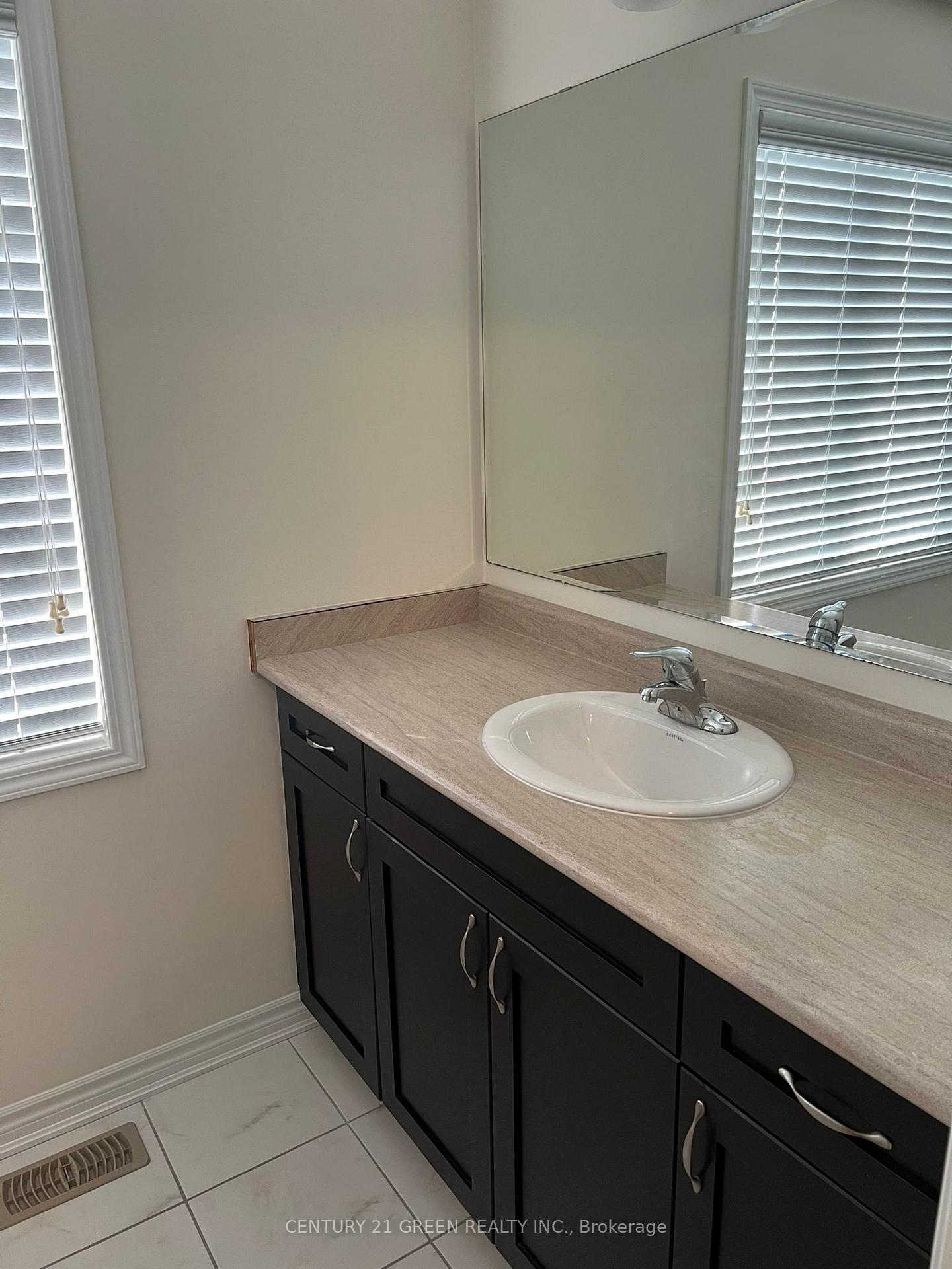 Photo 12 of 69 Reichert Court S, Milton, Willmott — HOMEH