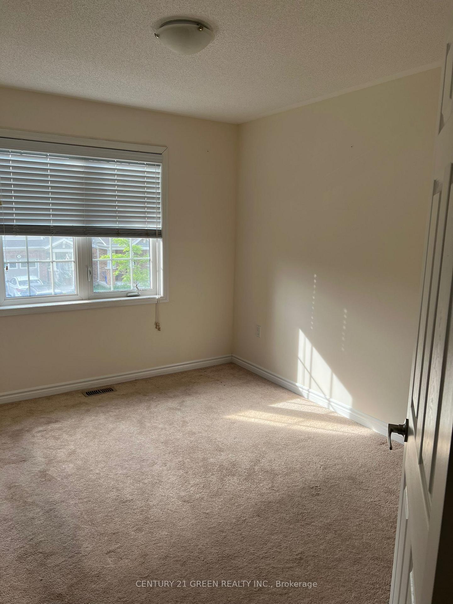 Photo 13 of 69 Reichert Court S, Milton, Willmott — HOMEH