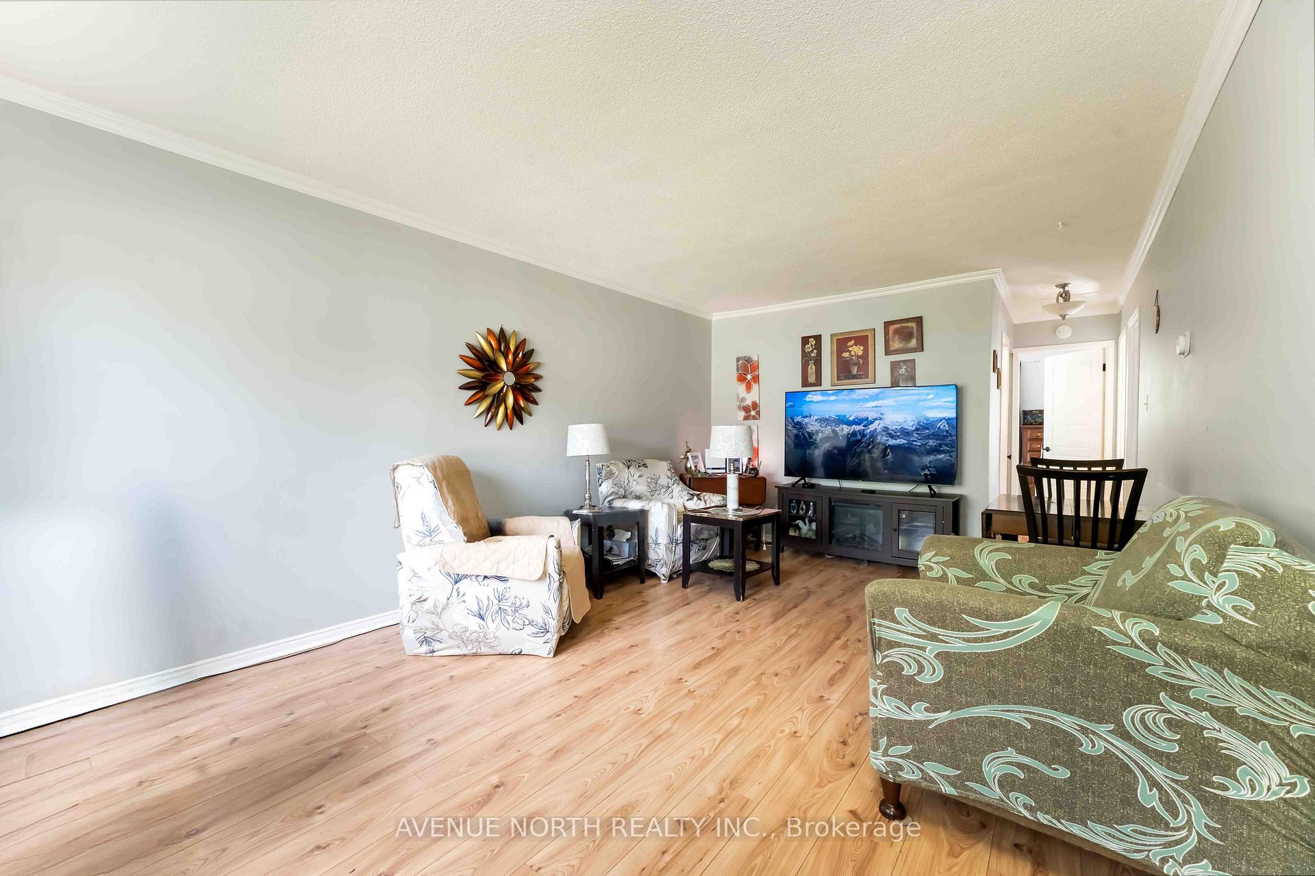 Photo 5 of 39 Ballantrae Way, Ottawa, Kanata - Glencairn/Hazeldean — HOMEH