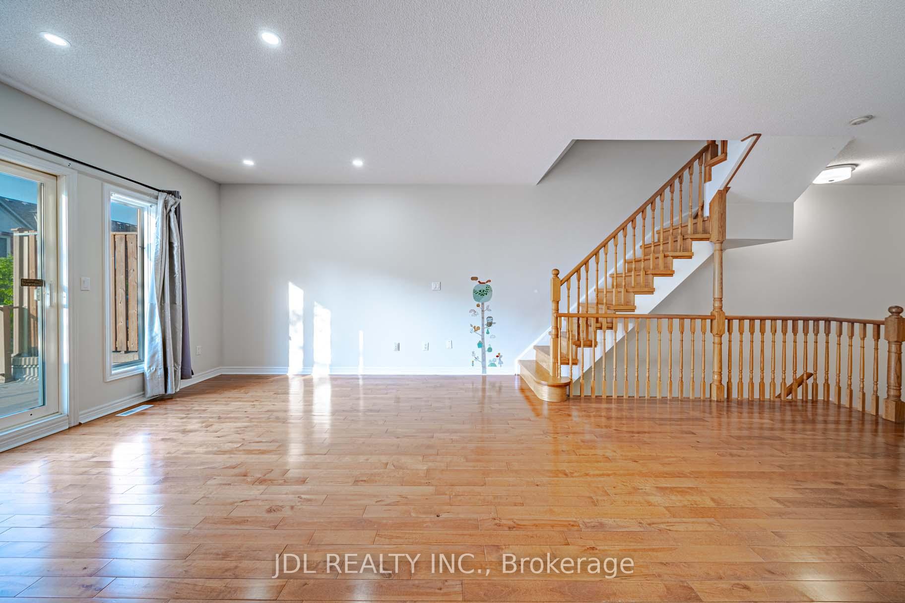 Photo 4 of 164 Galleria Parkway, Markham, Commerce Valley — HOMEH