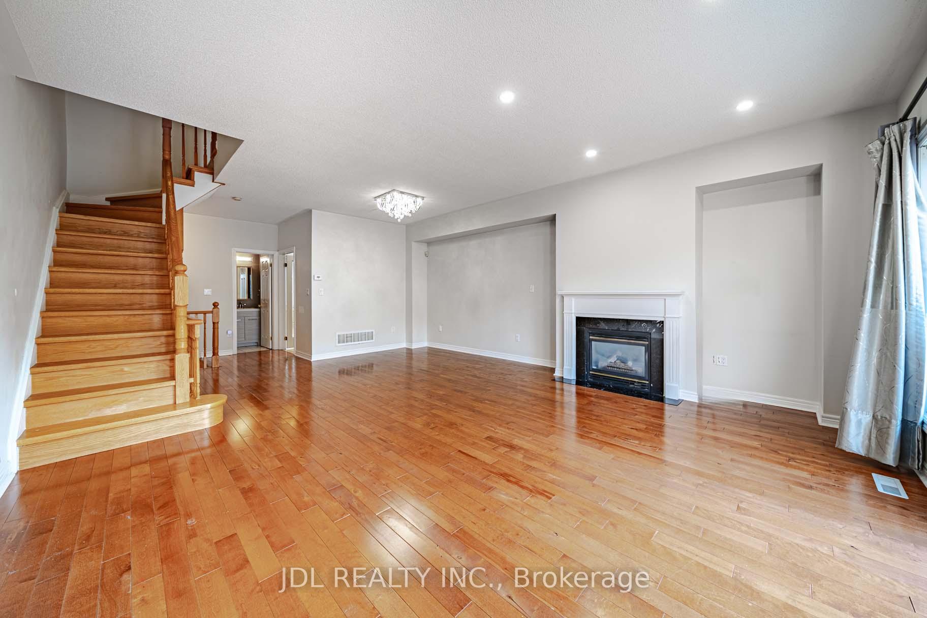 Photo 6 of 164 Galleria Parkway, Markham, Commerce Valley — HOMEH