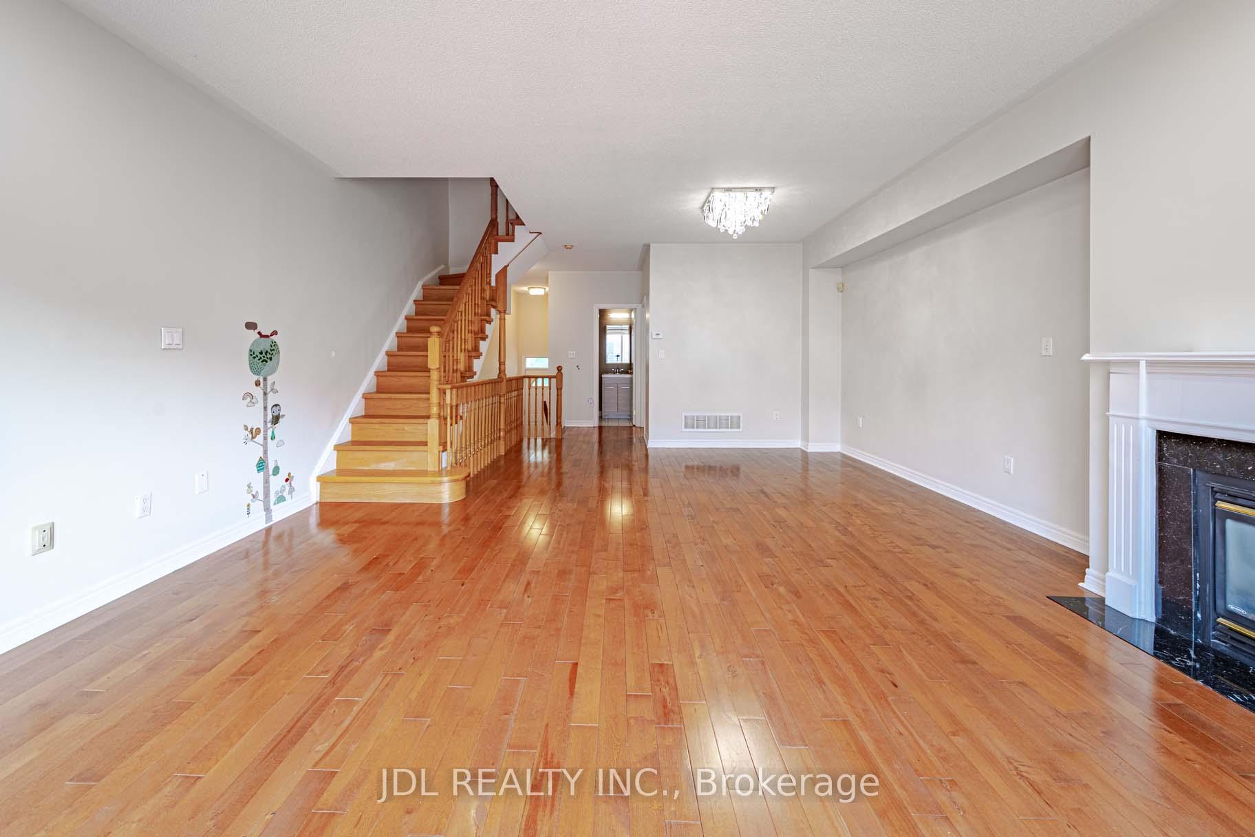 Photo 7 of 164 Galleria Parkway, Markham, Commerce Valley — HOMEH