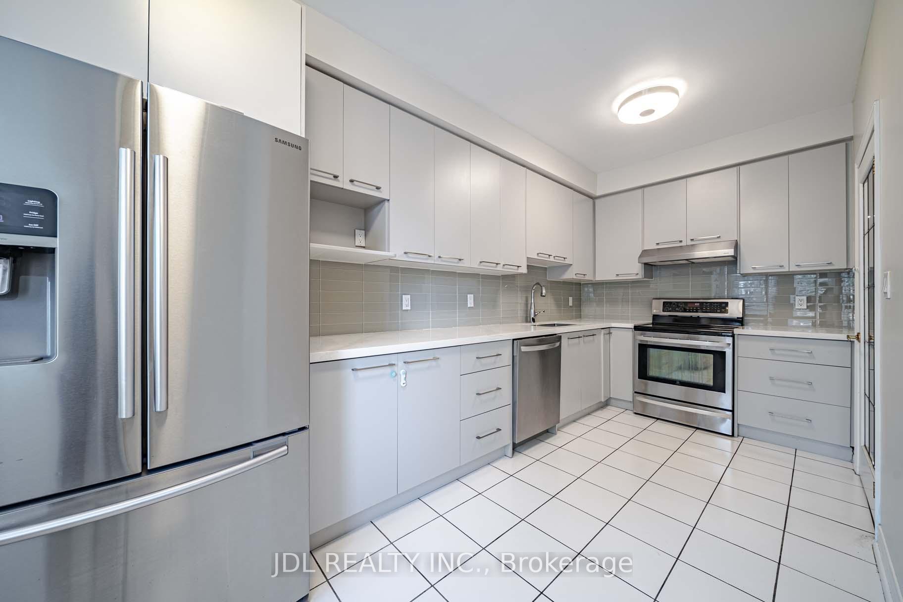 Photo 9 of 164 Galleria Parkway, Markham, Commerce Valley — HOMEH