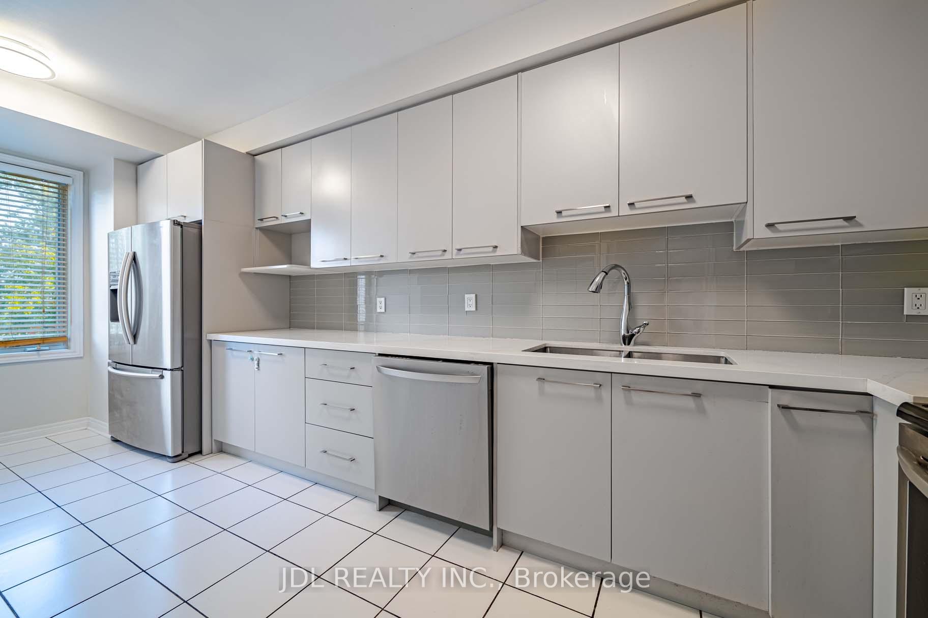 Photo 10 of 164 Galleria Parkway, Markham, Commerce Valley — HOMEH