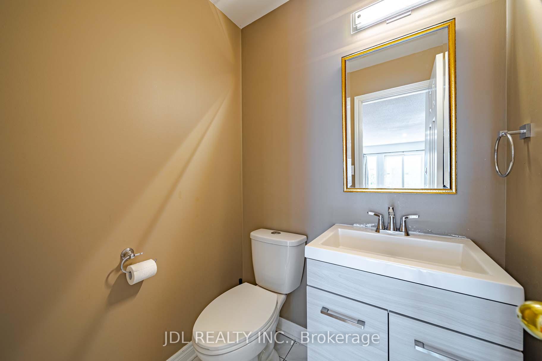 Photo 13 of 164 Galleria Parkway, Markham, Commerce Valley — HOMEH