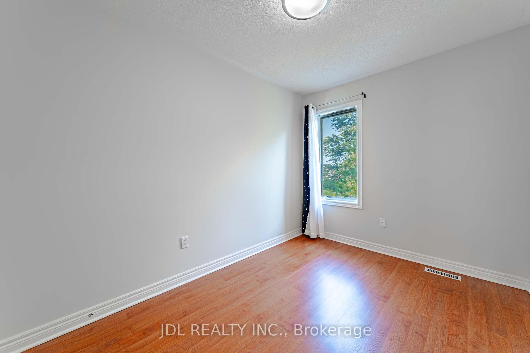 Photo 14 of 164 Galleria Parkway, Markham, Commerce Valley — HOMEH