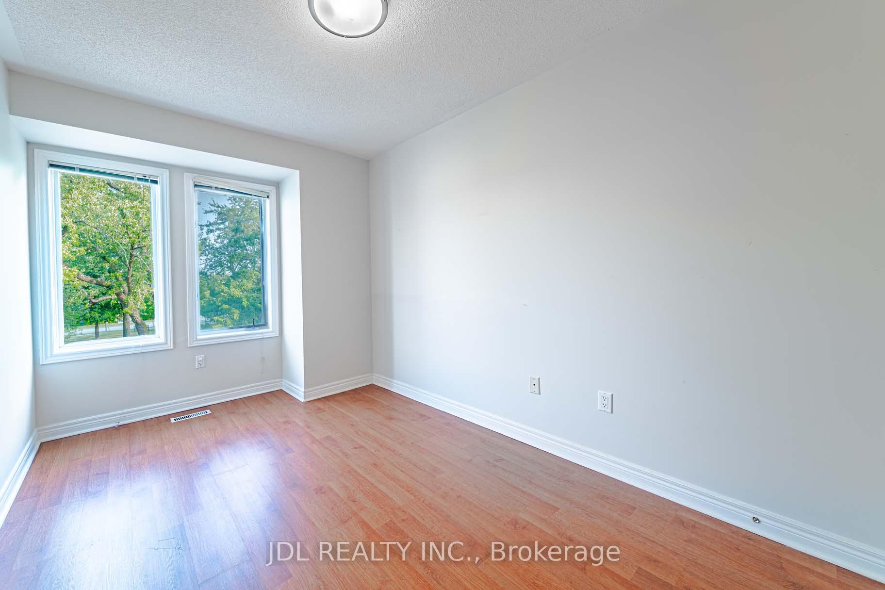 Photo 16 of 164 Galleria Parkway, Markham, Commerce Valley — HOMEH