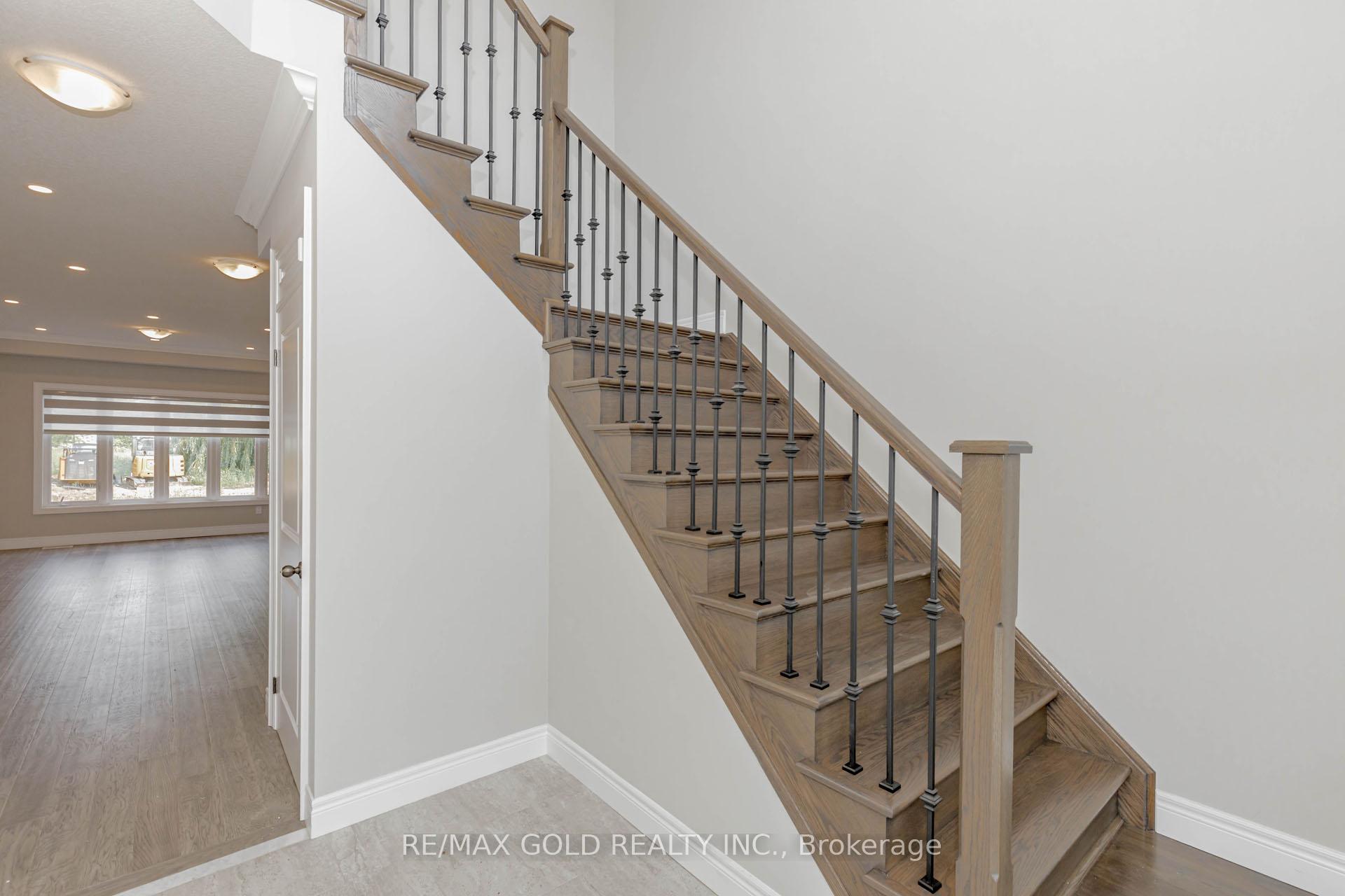 Photo 5 of Unit Upstairs, 61 Eleanor Avenue, Hamilton, Eleanor — HOMEH