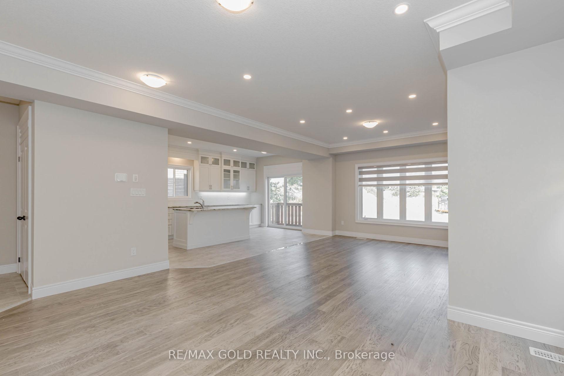Photo 7 of Unit Upstairs, 61 Eleanor Avenue, Hamilton, Eleanor — HOMEH