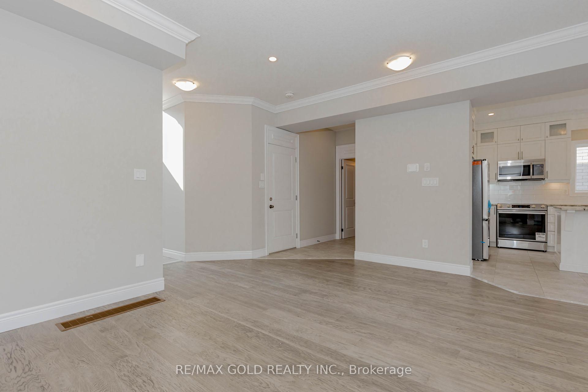 Photo 8 of Unit Upstairs, 61 Eleanor Avenue, Hamilton, Eleanor — HOMEH
