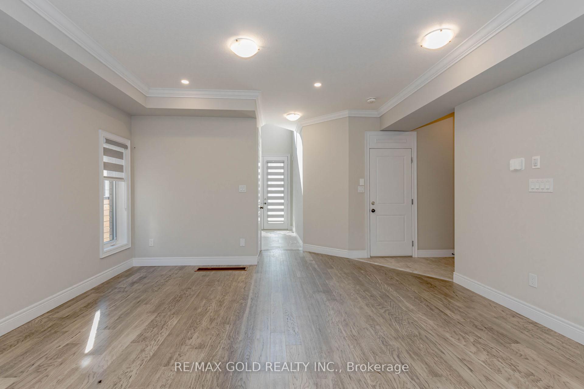 Photo 9 of Unit Upstairs, 61 Eleanor Avenue, Hamilton, Eleanor — HOMEH