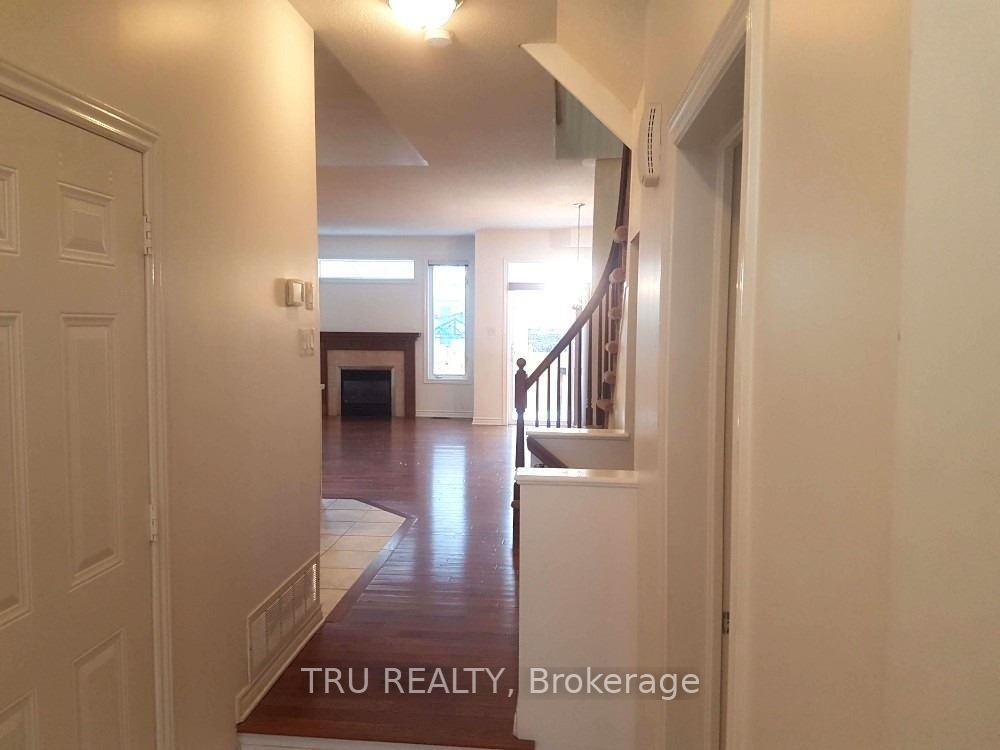 Photo 2 of 124 Windance Crescent, Ottawa, Kanata - Morgan's Grant/South March — HOMEH