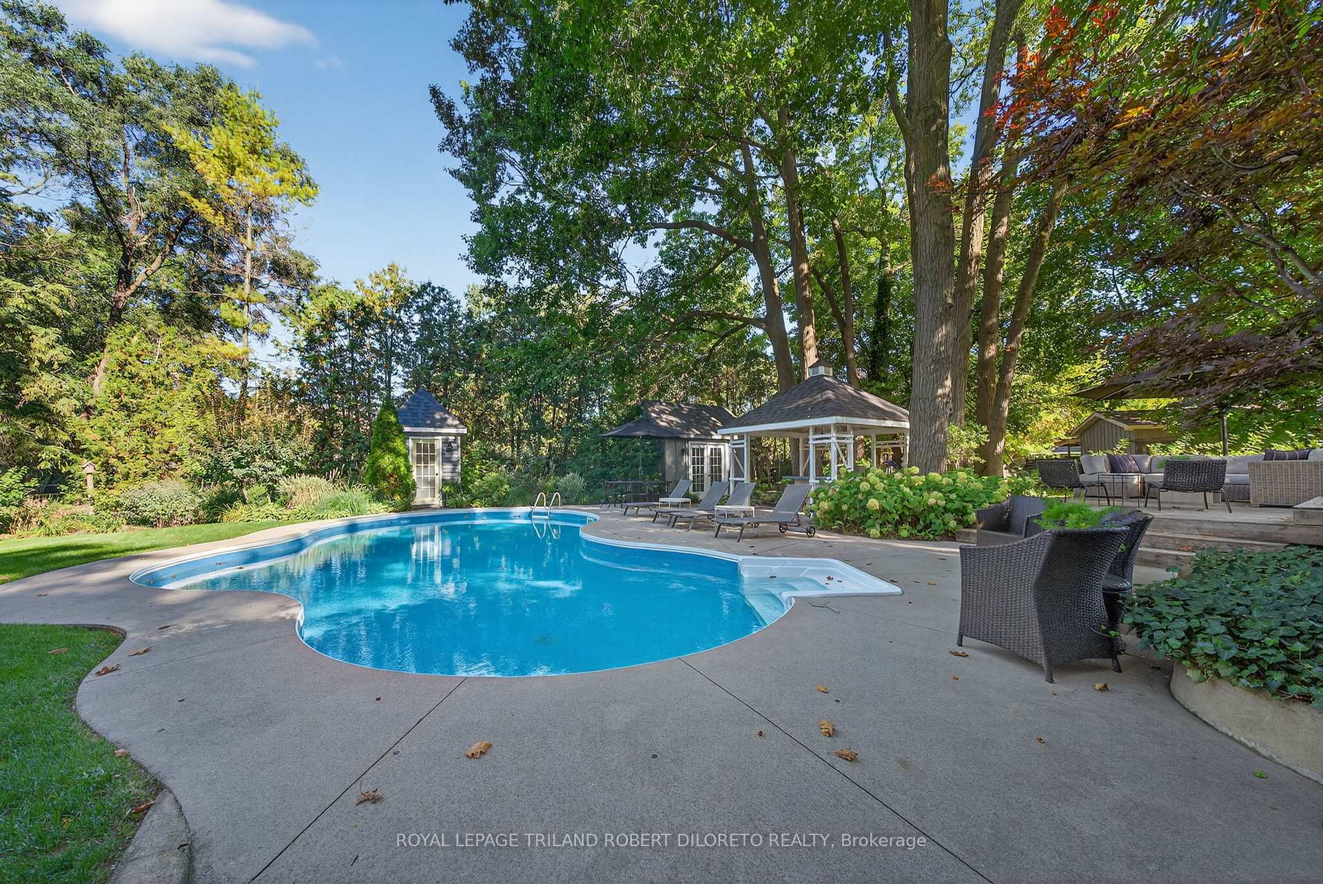 Photo 5 of 139 Union Avenue, Middlesex Centre, Komoka — HOMEH