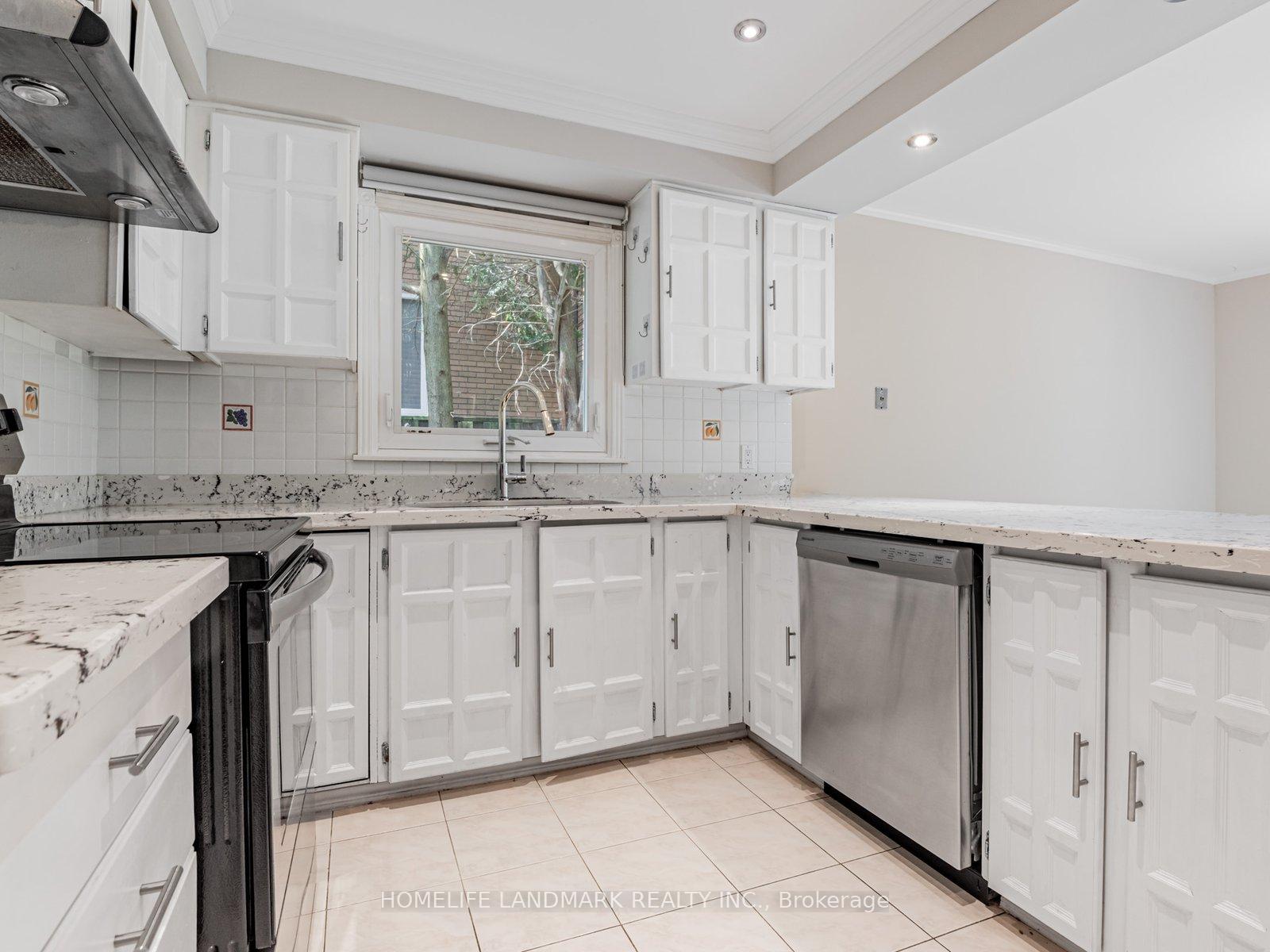 Photo 8 of 16 Briarwood Road, Markham, Unionville — HOMEH
