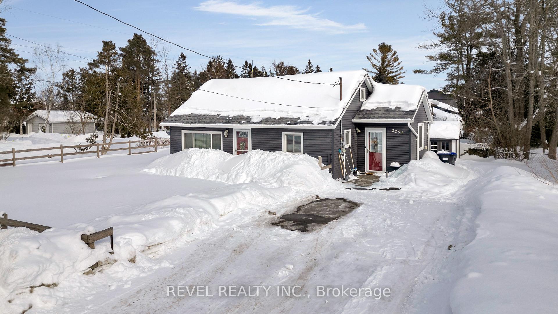 Photo 2 of 2291 25 Side Road, Innisfil, Alcona — HOMEH