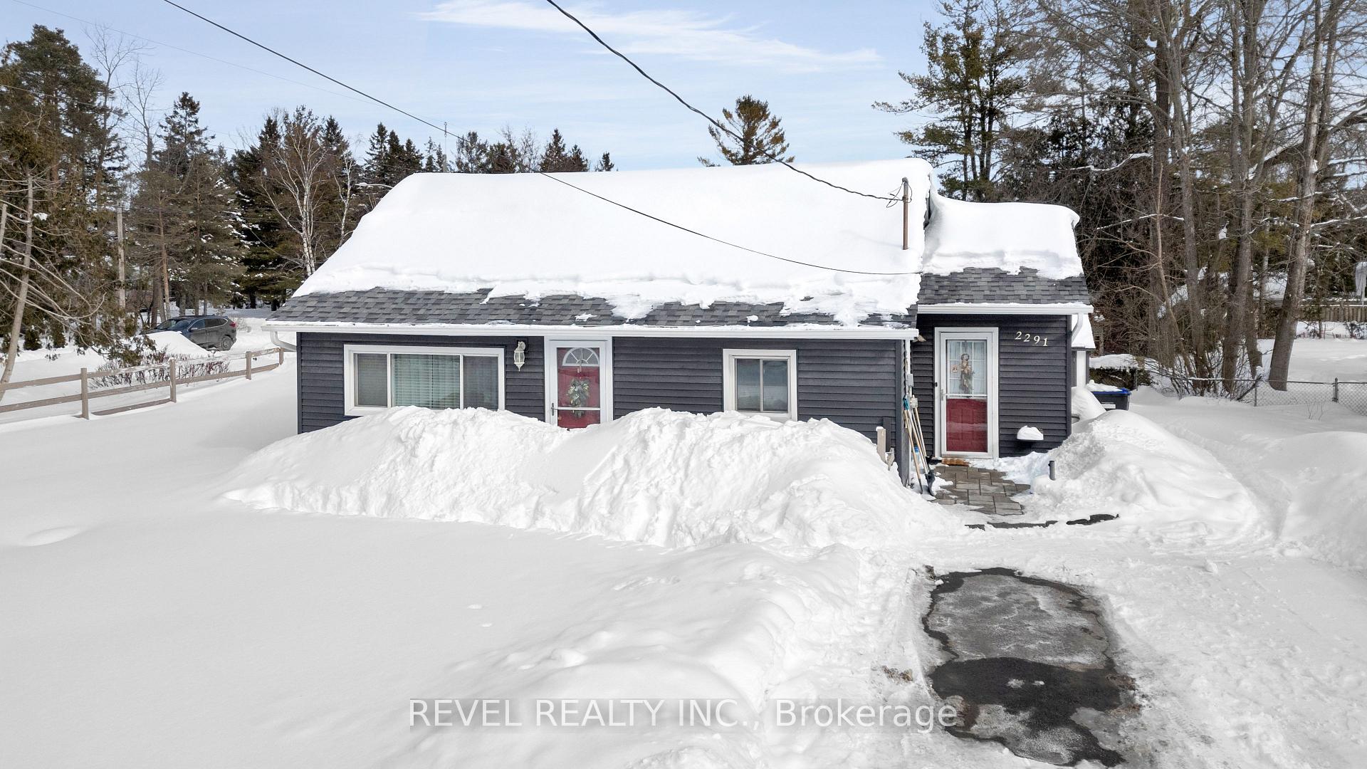 Photo 3 of 2291 25 Side Road, Innisfil, Alcona — HOMEH