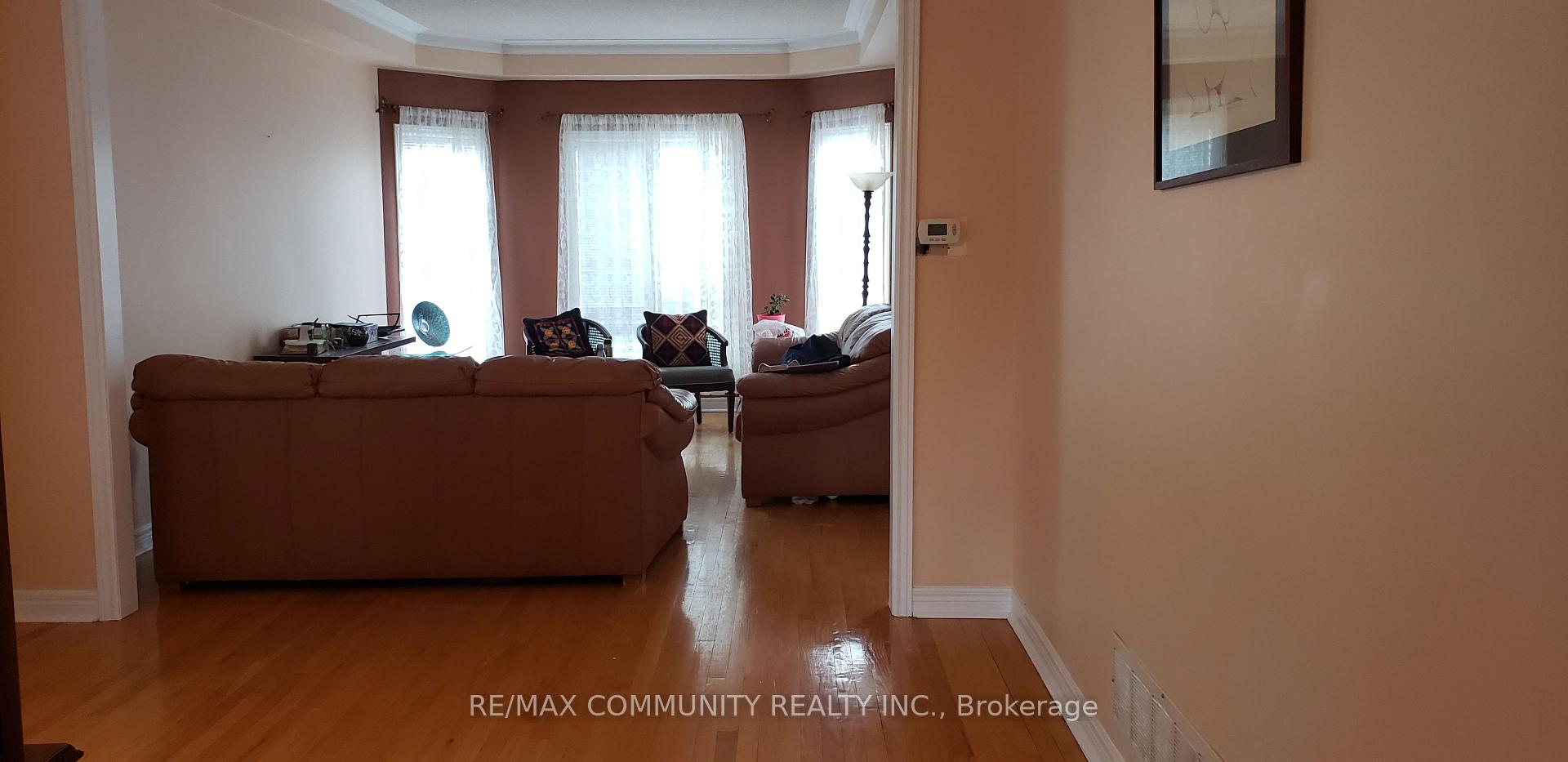 Photo 9 of 45 Eyer Drive, Markham, Cachet — HOMEH