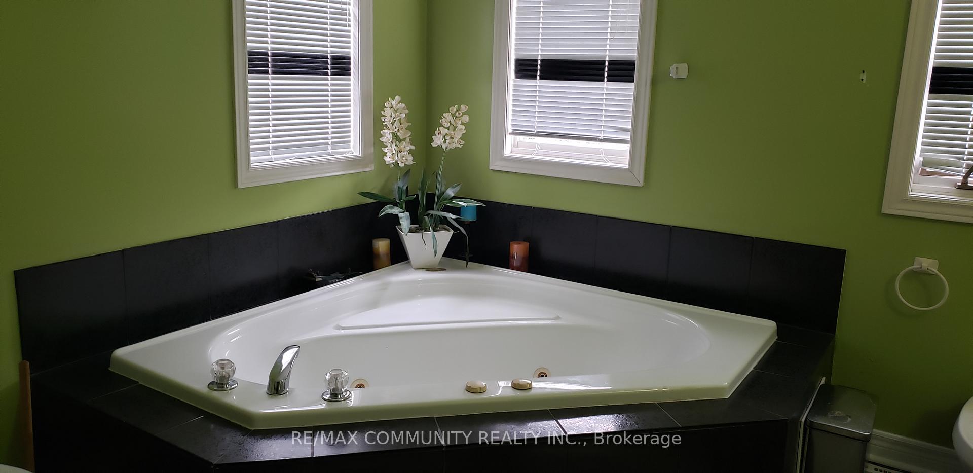Photo 12 of 45 Eyer Drive, Markham, Cachet — HOMEH