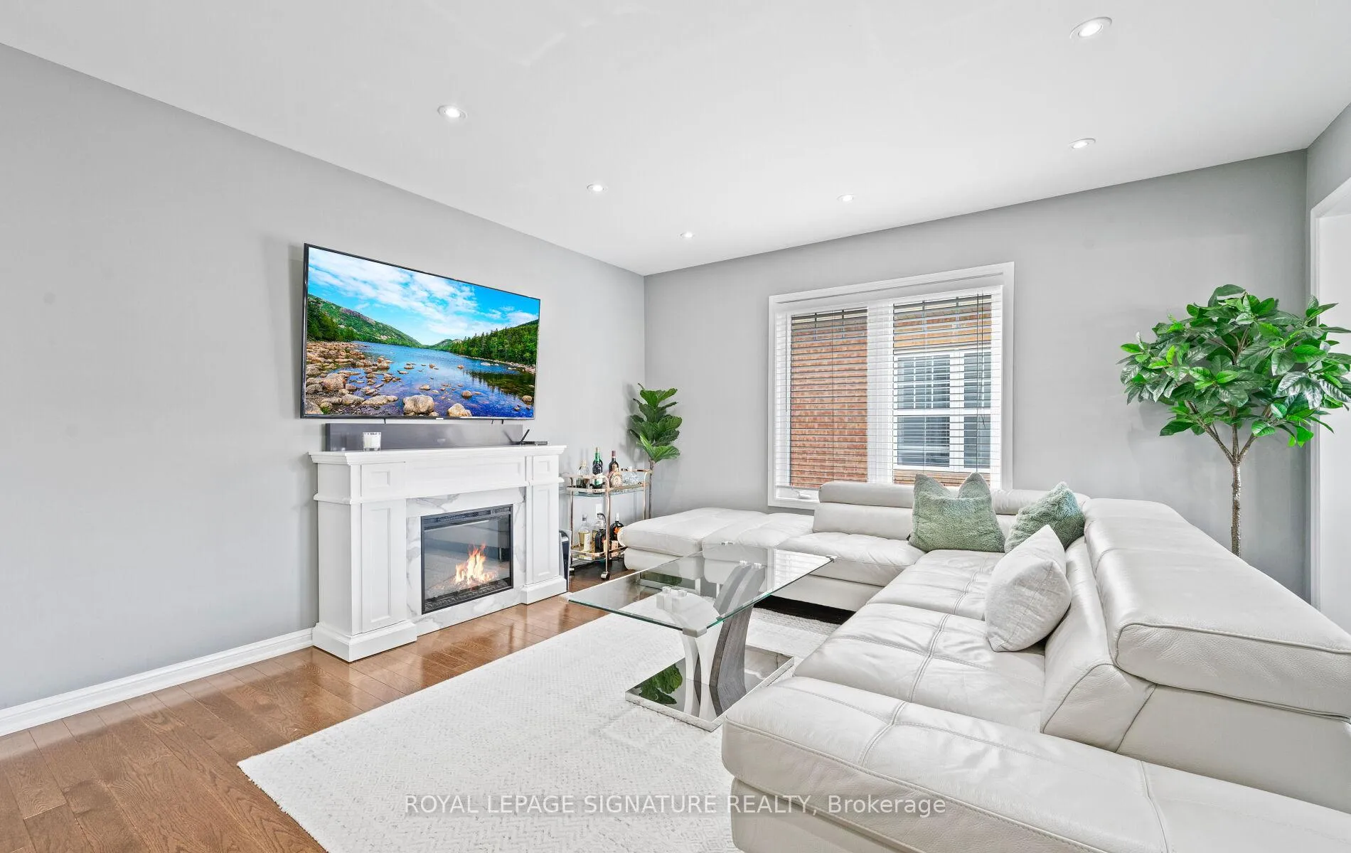 Photo 10 of 240 Mortimer Crescent, Milton, Harrison — HOMEH