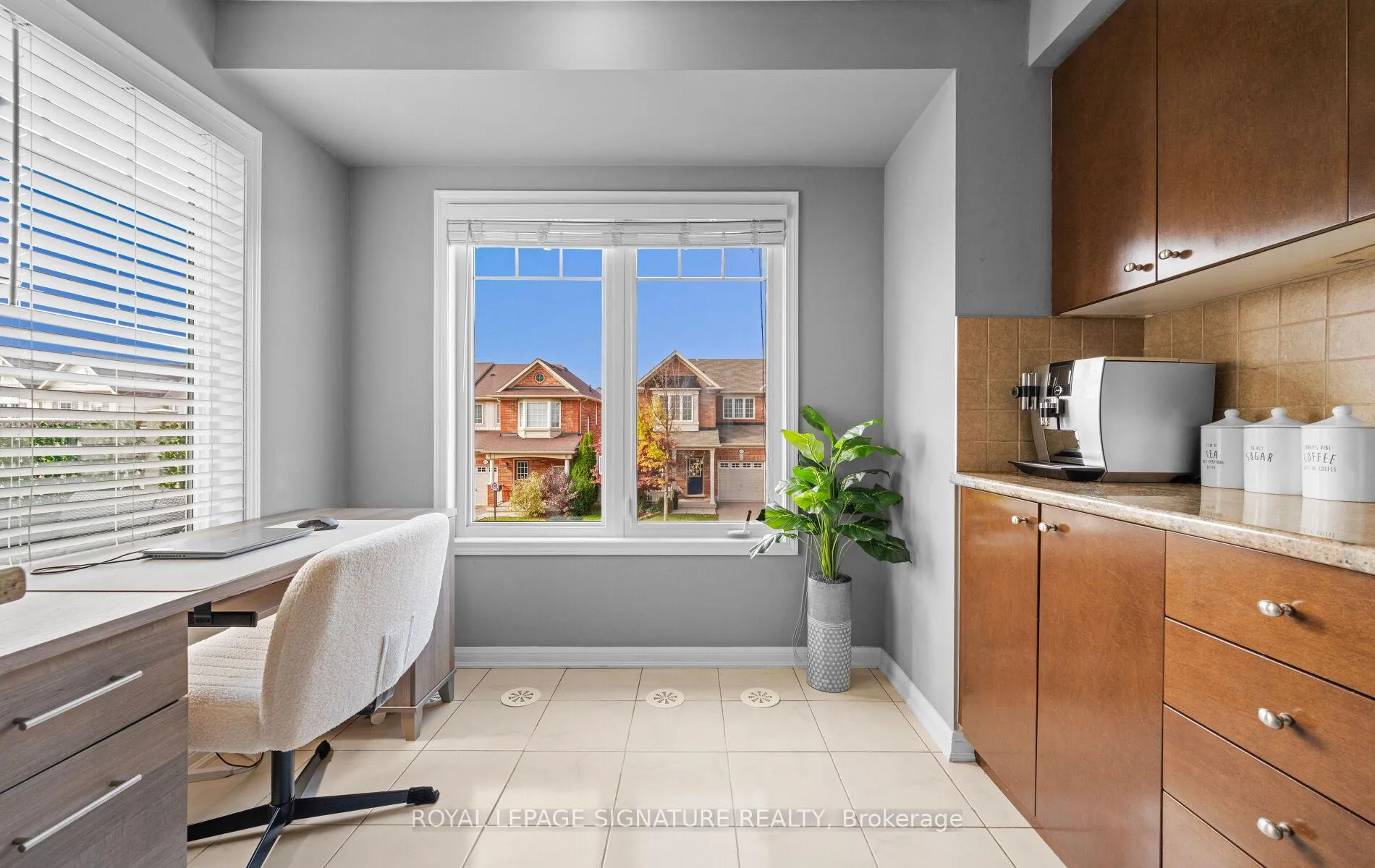 Photo 17 of 240 Mortimer Crescent, Milton, Harrison — HOMEH