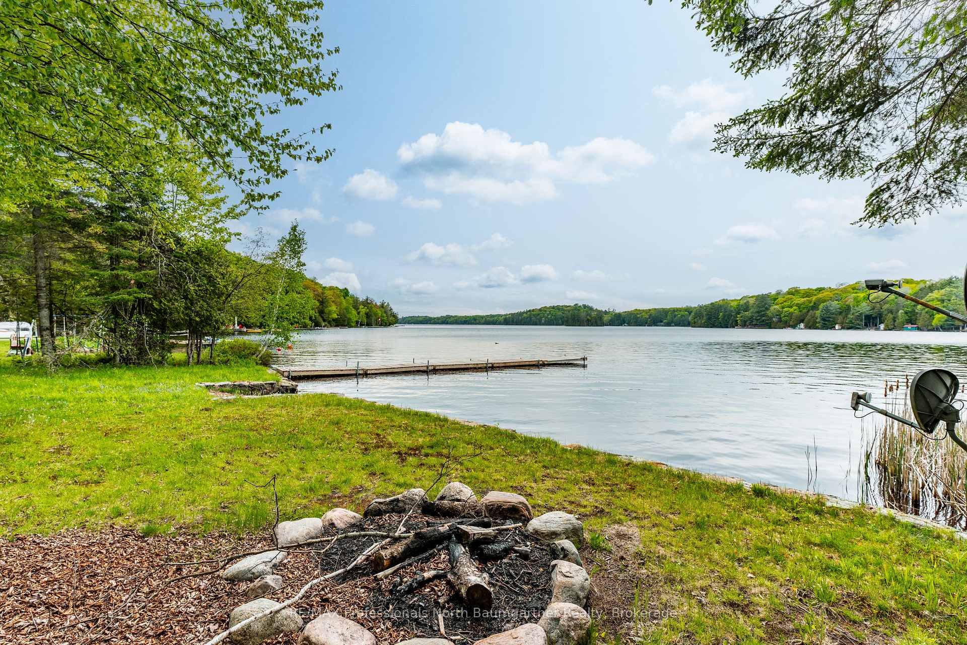 Photo 2 of 1088 Gravel Pit Drive, Minden Hills, Minden — HOMEH