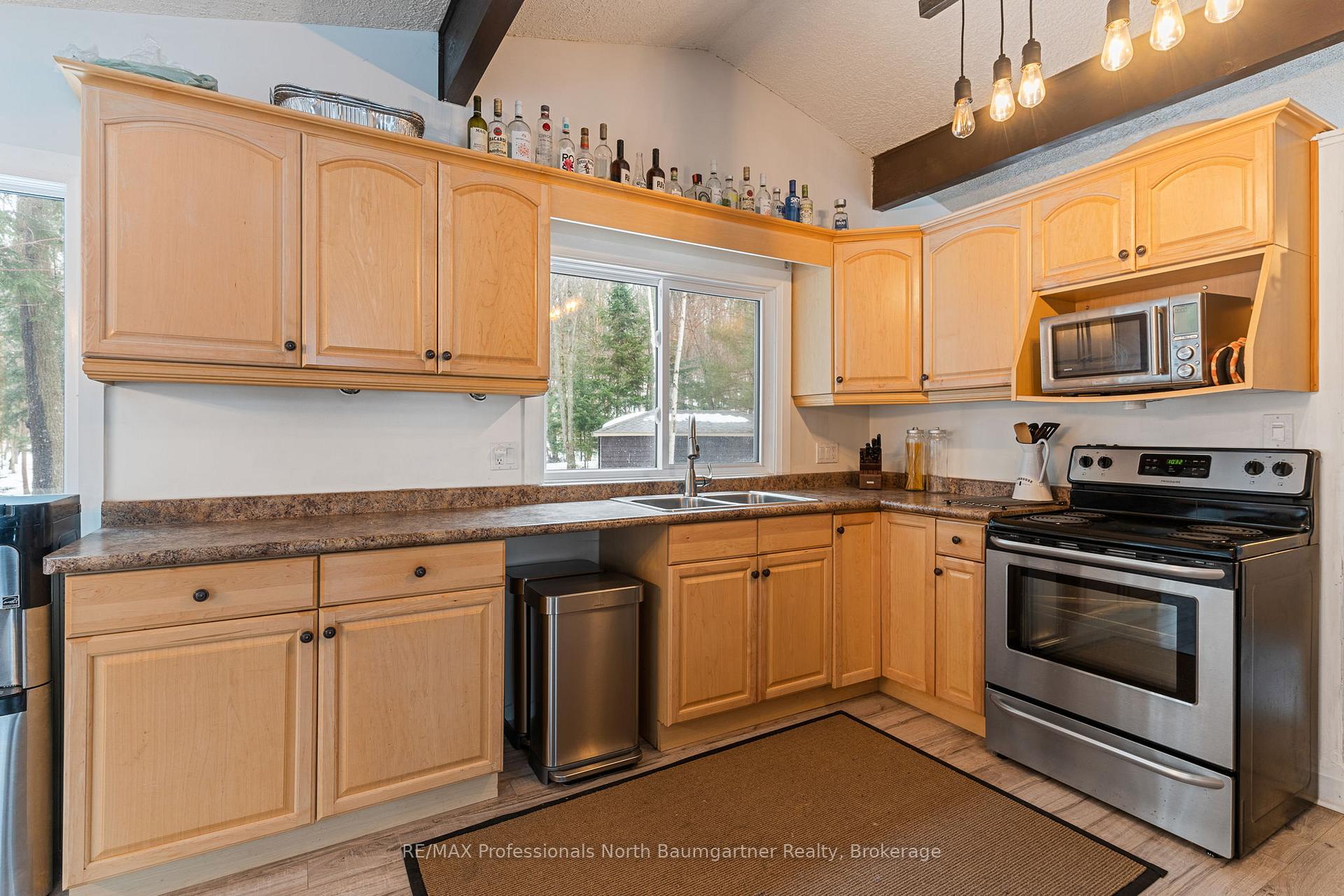 Photo 6 of 1088 Gravel Pit Drive, Minden Hills, Minden — HOMEH