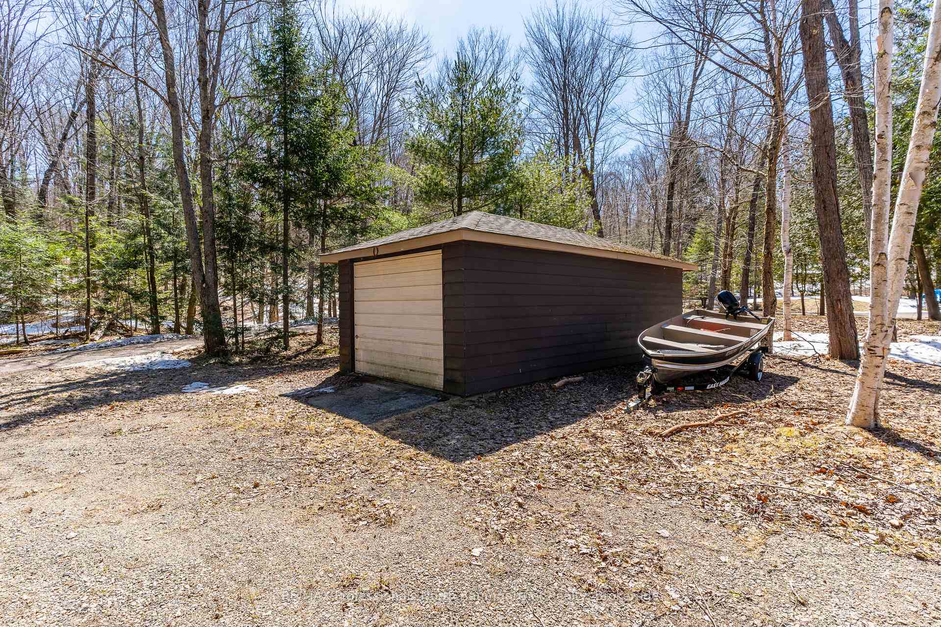 Photo 28 of 1088 Gravel Pit Drive, Minden Hills, Minden — HOMEH