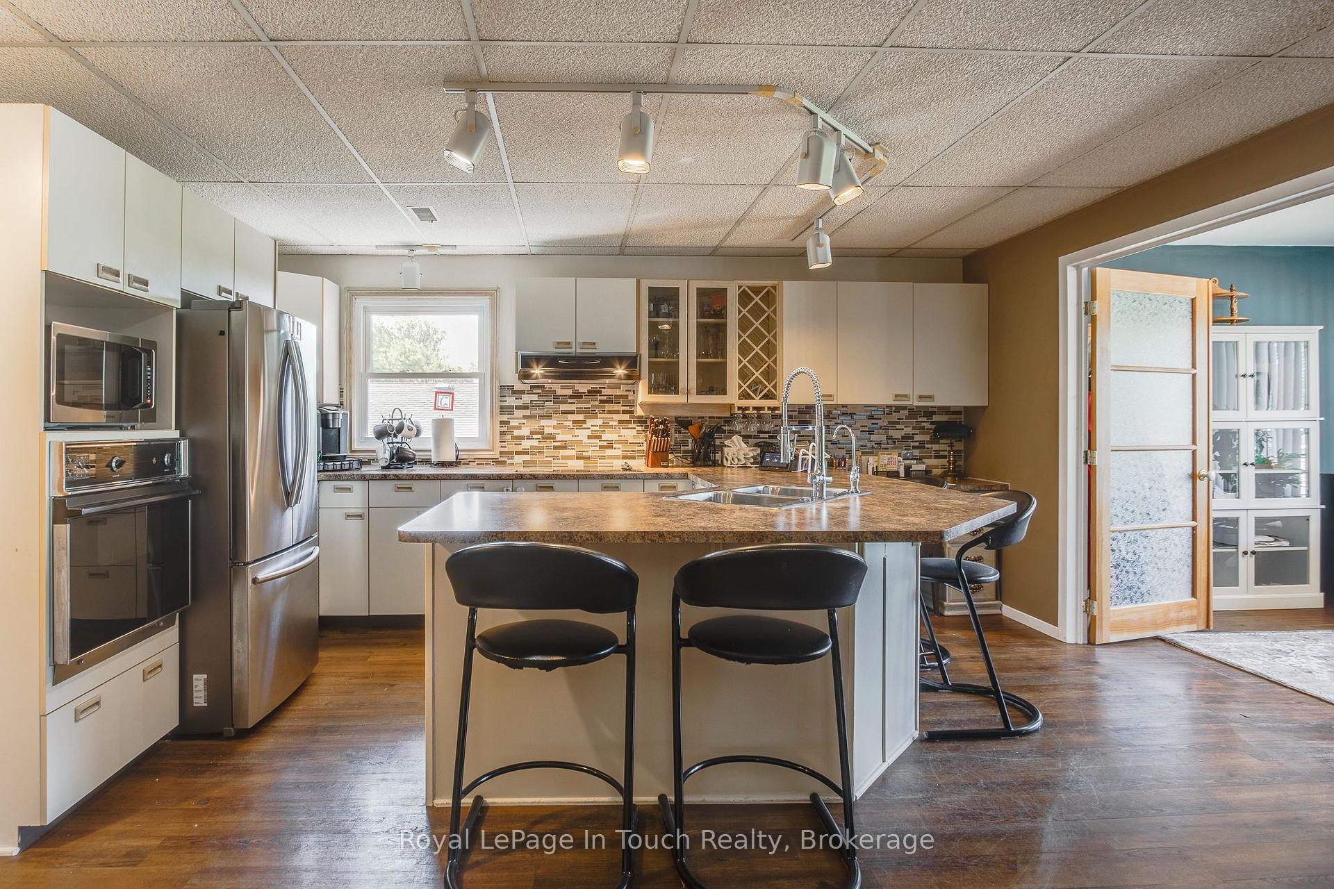 Photo 4 of 206 Lindsay Street, Midland — HOMEH