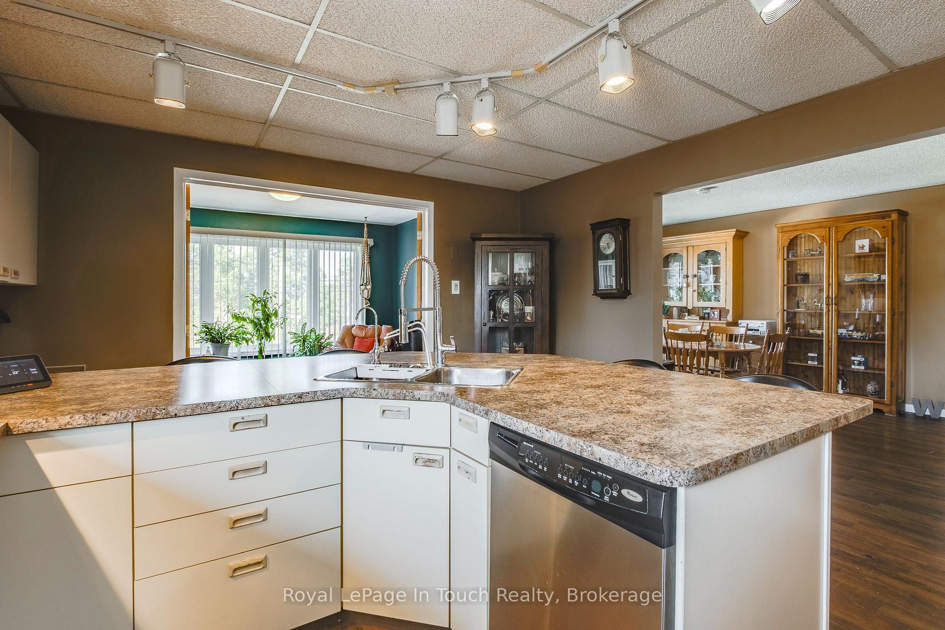 Photo 5 of 206 Lindsay Street, Midland — HOMEH