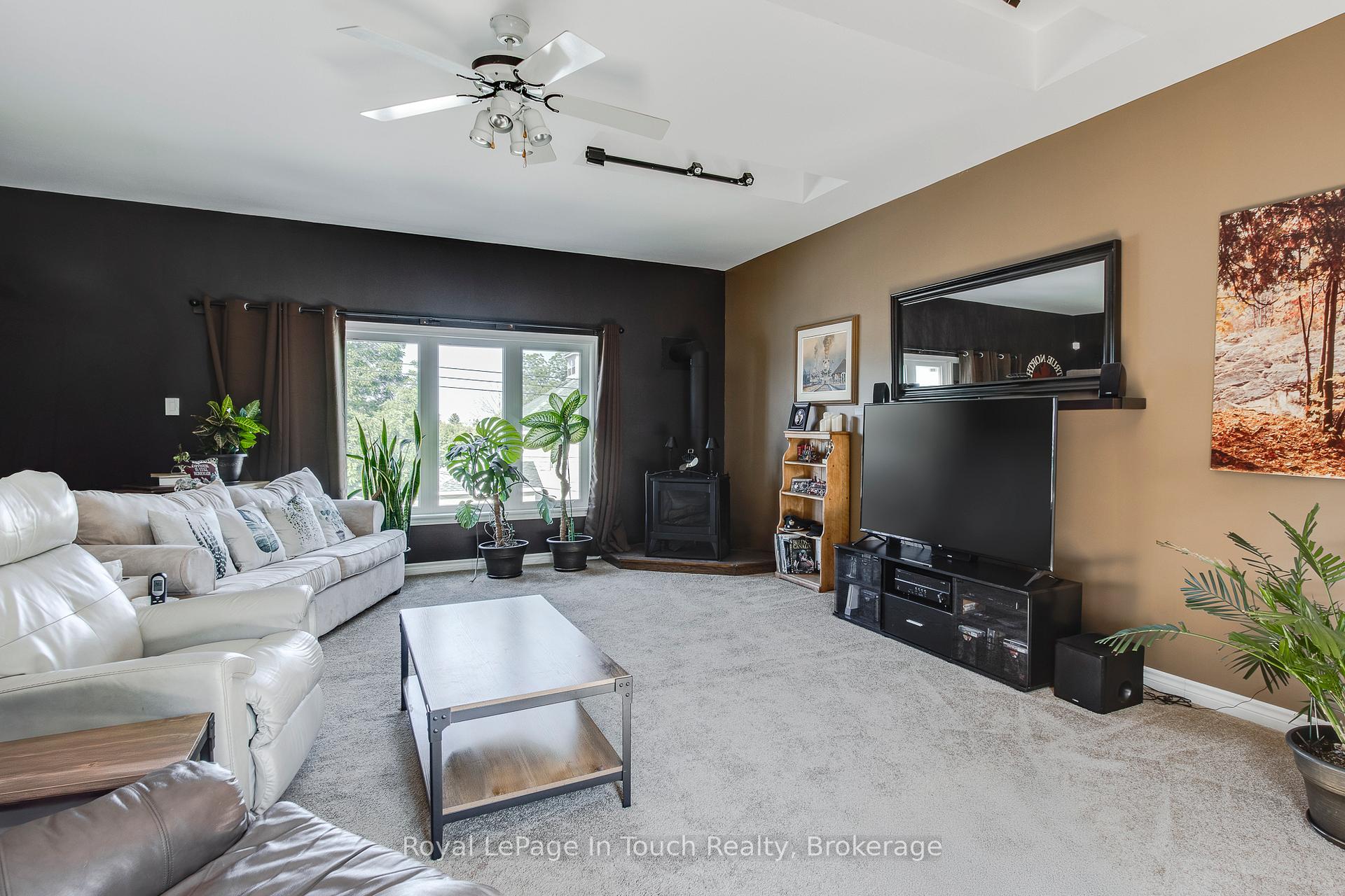 Photo 8 of 206 Lindsay Street, Midland — HOMEH
