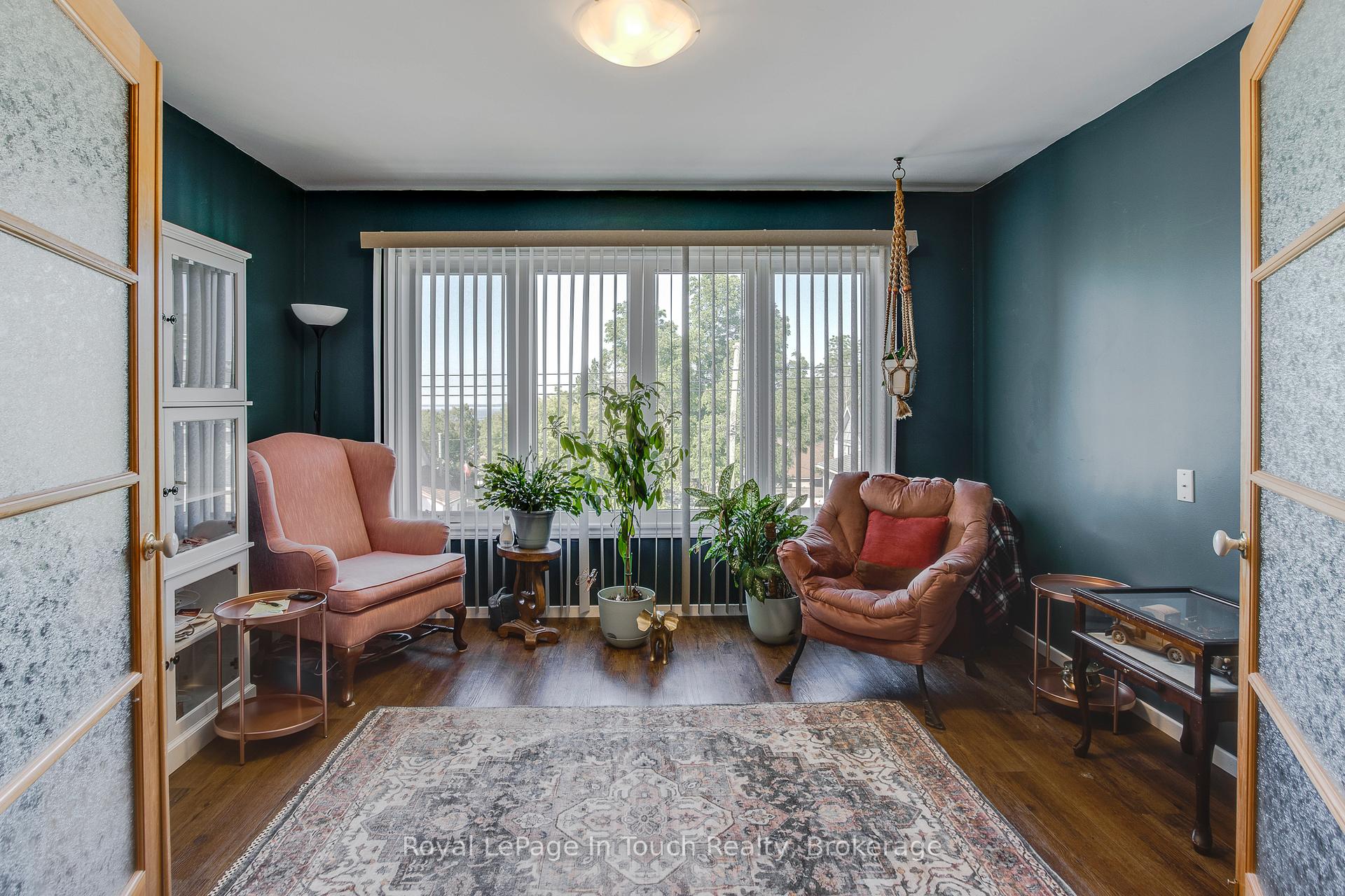 Photo 10 of 206 Lindsay Street, Midland — HOMEH