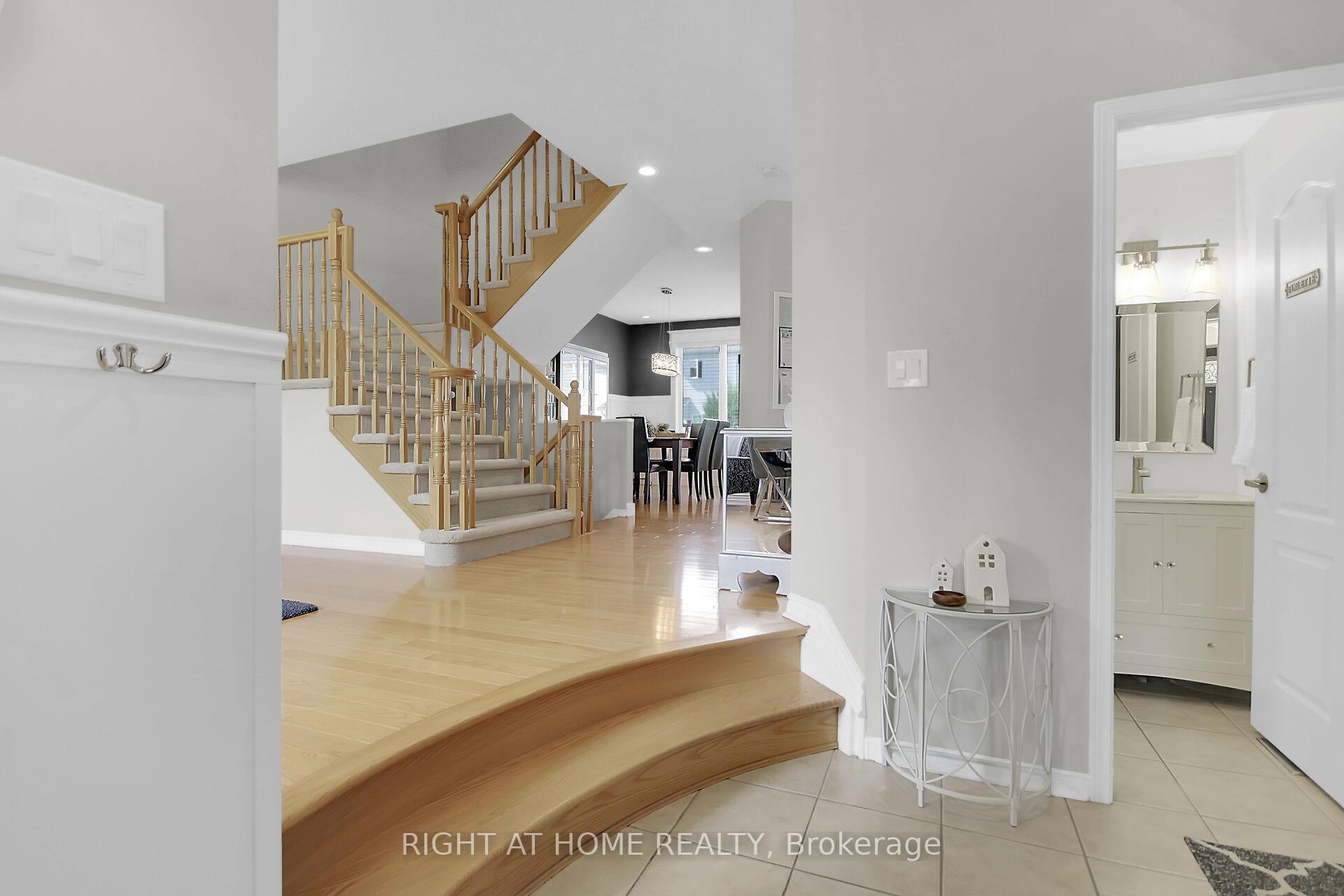 Photo 3 of 12 Ealing Street, Ottawa, Kanata - Morgan's Grant/South March — HOMEH
