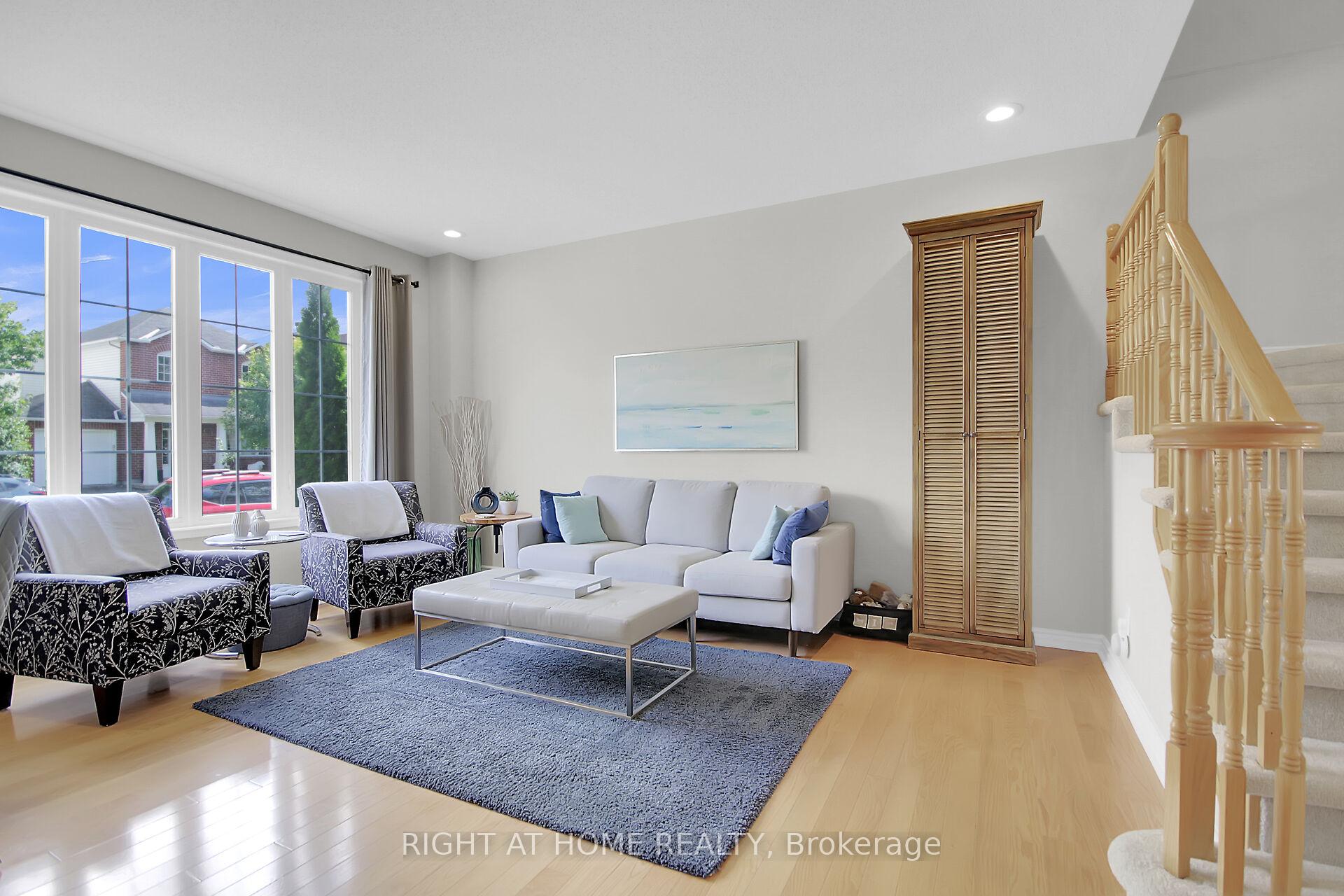 Photo 5 of 12 Ealing Street, Ottawa, Kanata - Morgan's Grant/South March — HOMEH