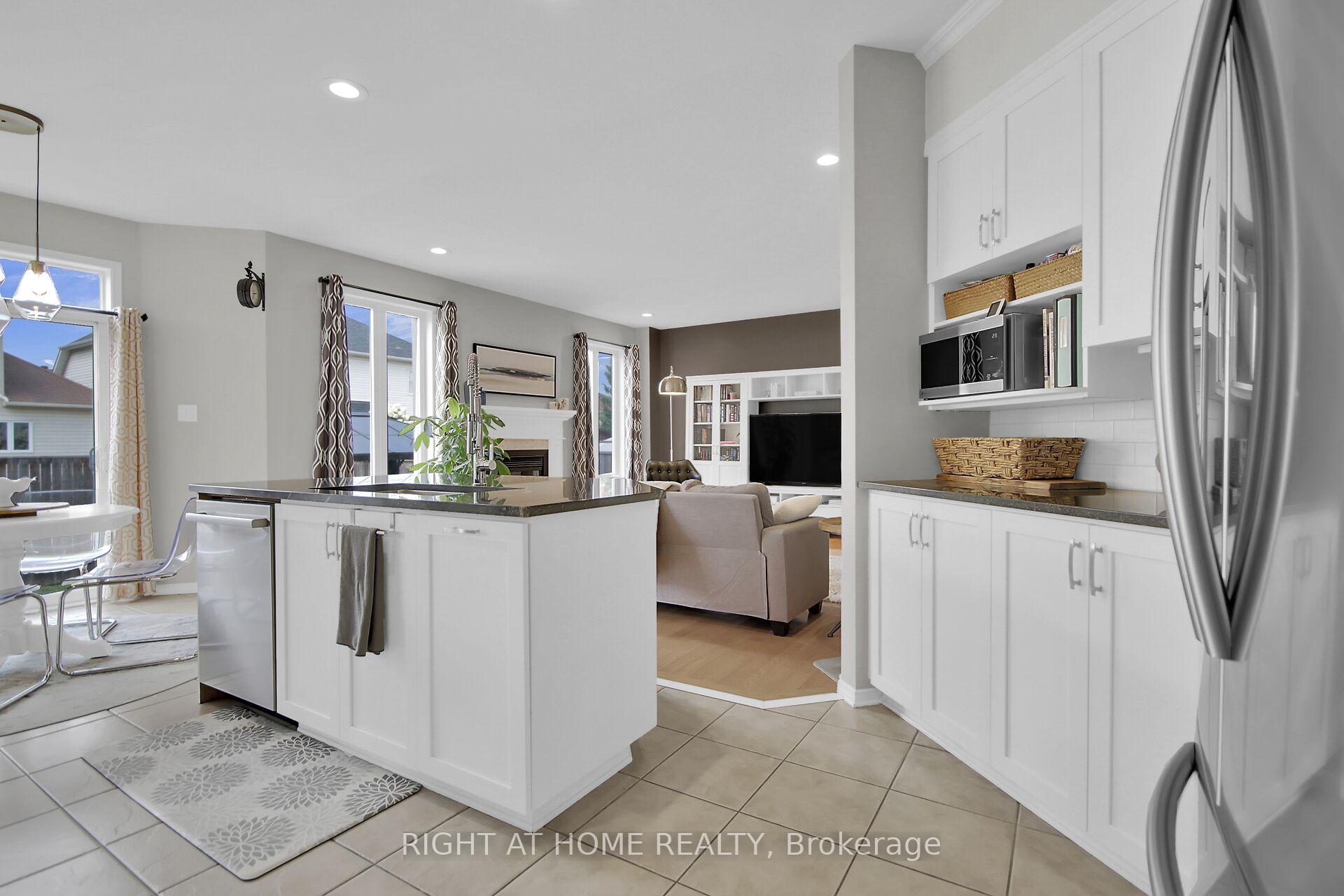 Photo 16 of 12 Ealing Street, Ottawa, Kanata - Morgan's Grant/South March — HOMEH