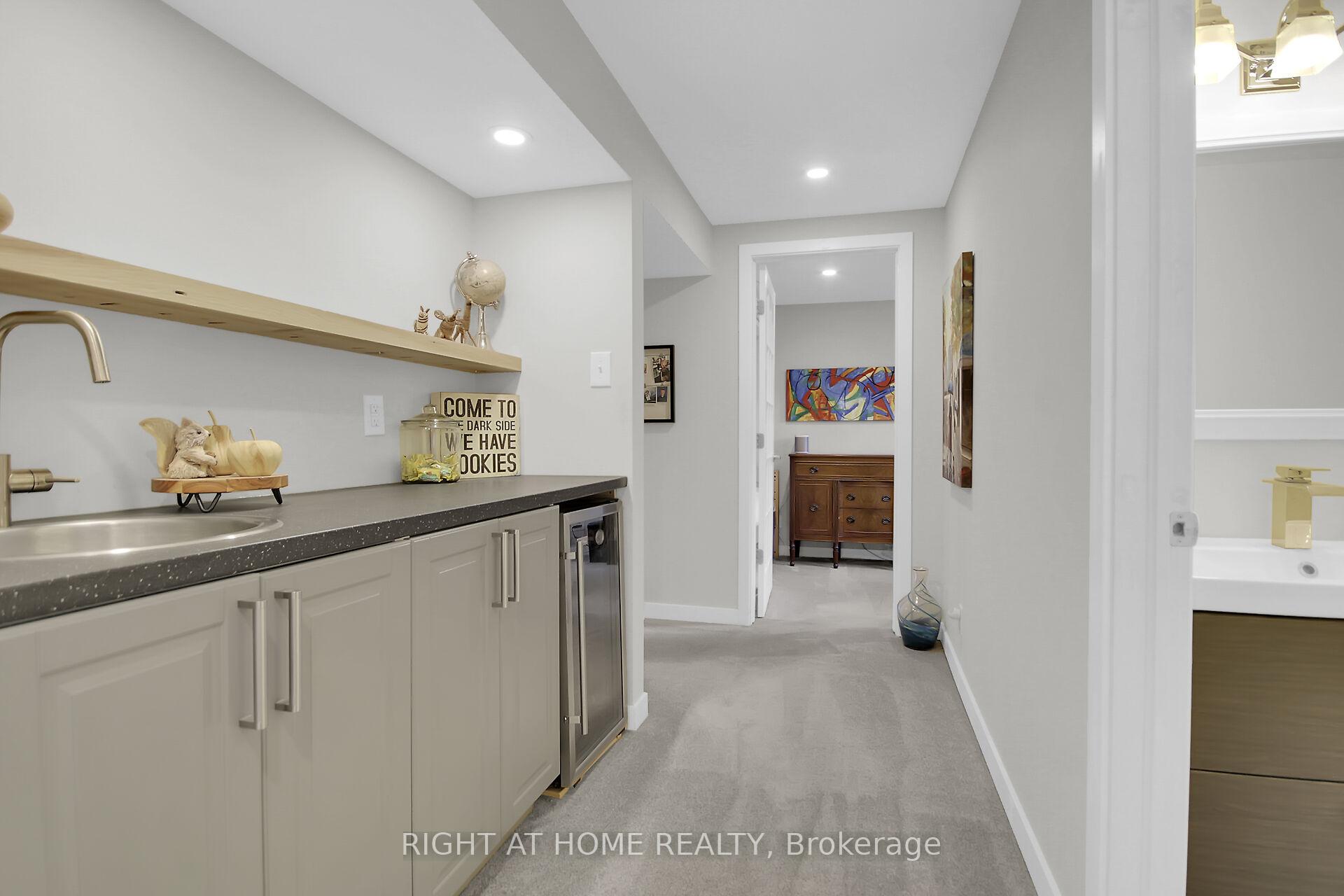 Photo 36 of 12 Ealing Street, Ottawa, Kanata - Morgan's Grant/South March — HOMEH