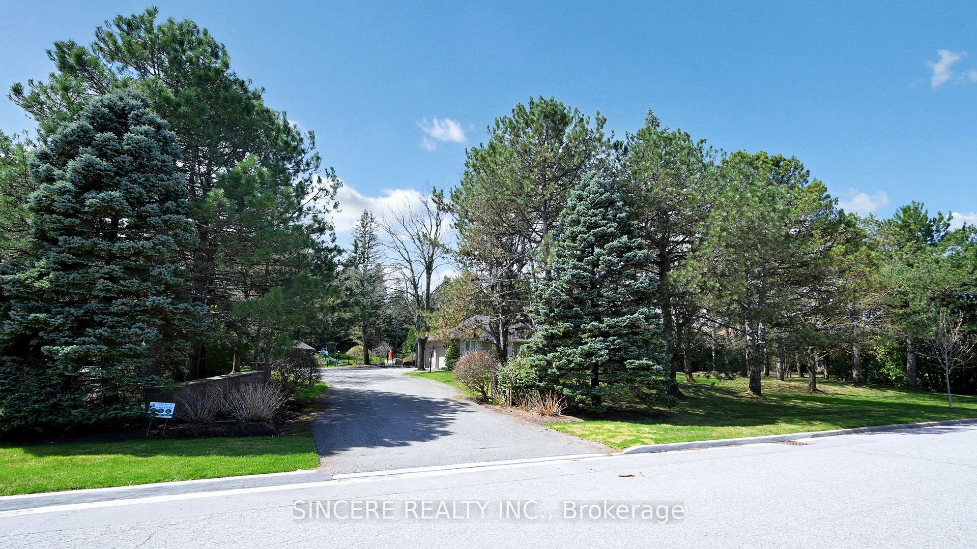 Photo 4 of 27 Country Estates Drive, Markham, Cachet — HOMEH