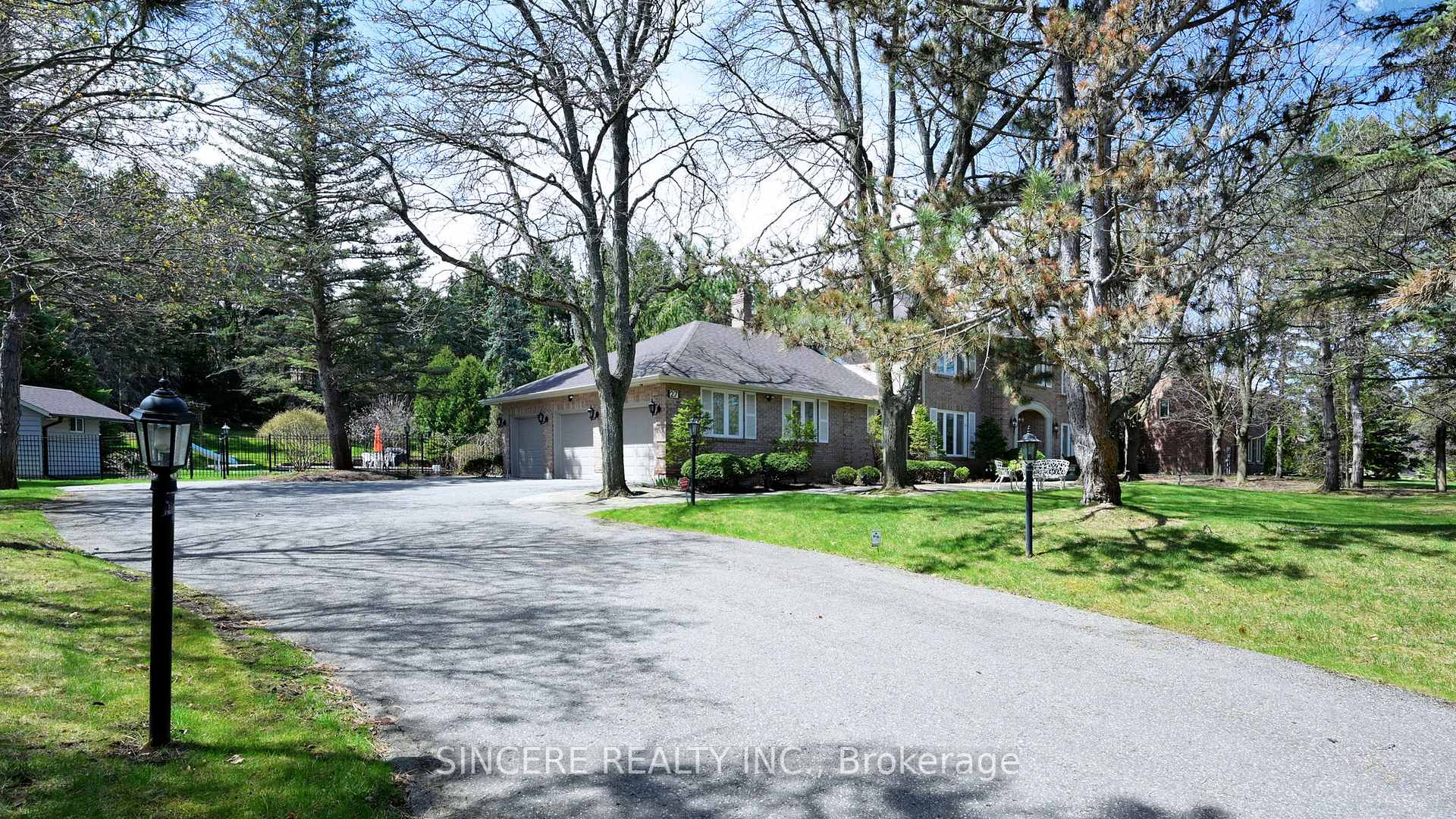 Photo 5 of 27 Country Estates Drive, Markham, Cachet — HOMEH