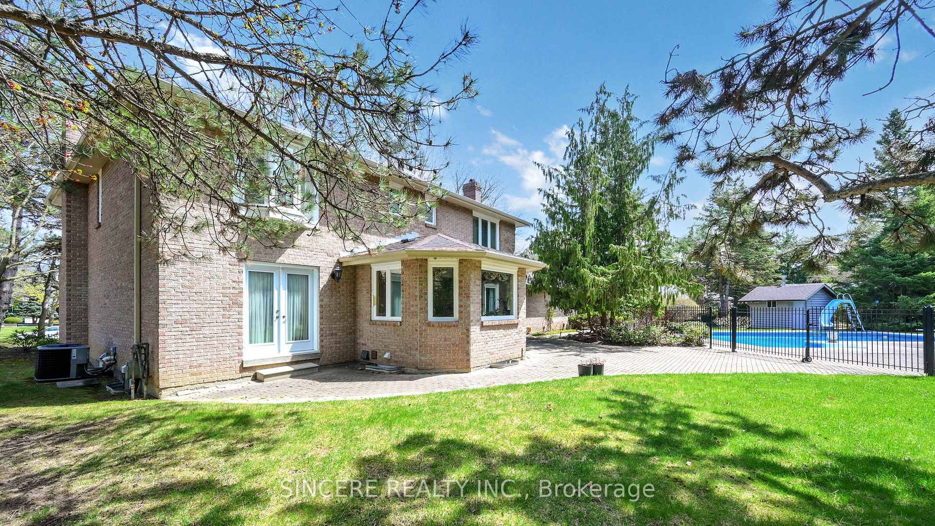 Photo 9 of 27 Country Estates Drive, Markham, Cachet — HOMEH