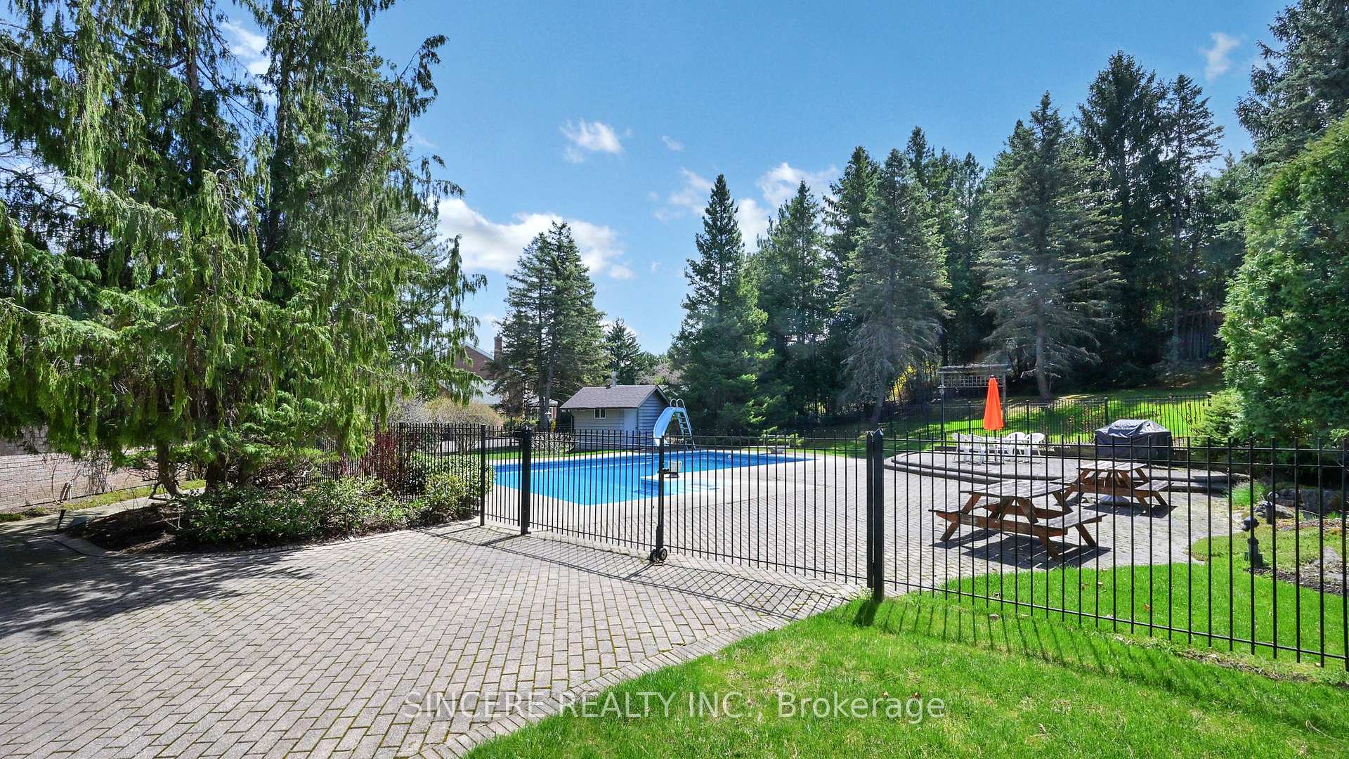 Photo 12 of 27 Country Estates Drive, Markham, Cachet — HOMEH