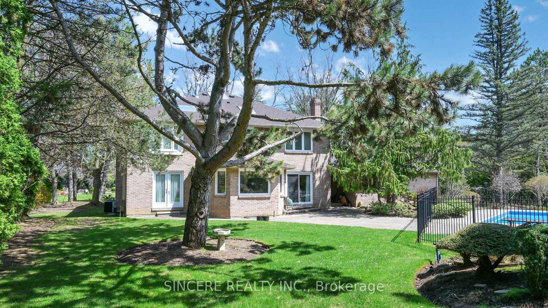 Photo 14 of 27 Country Estates Drive, Markham, Cachet — HOMEH