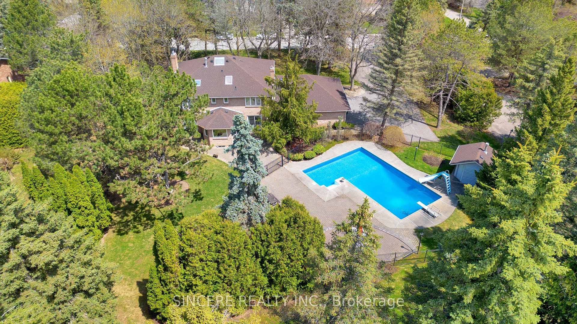 Photo 16 of 27 Country Estates Drive, Markham, Cachet — HOMEH