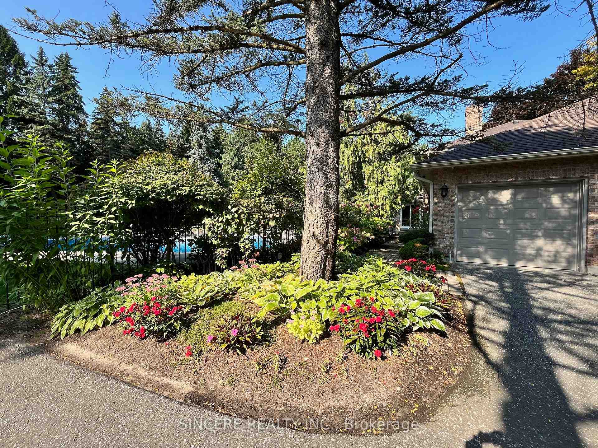 Photo 21 of 27 Country Estates Drive, Markham, Cachet — HOMEH