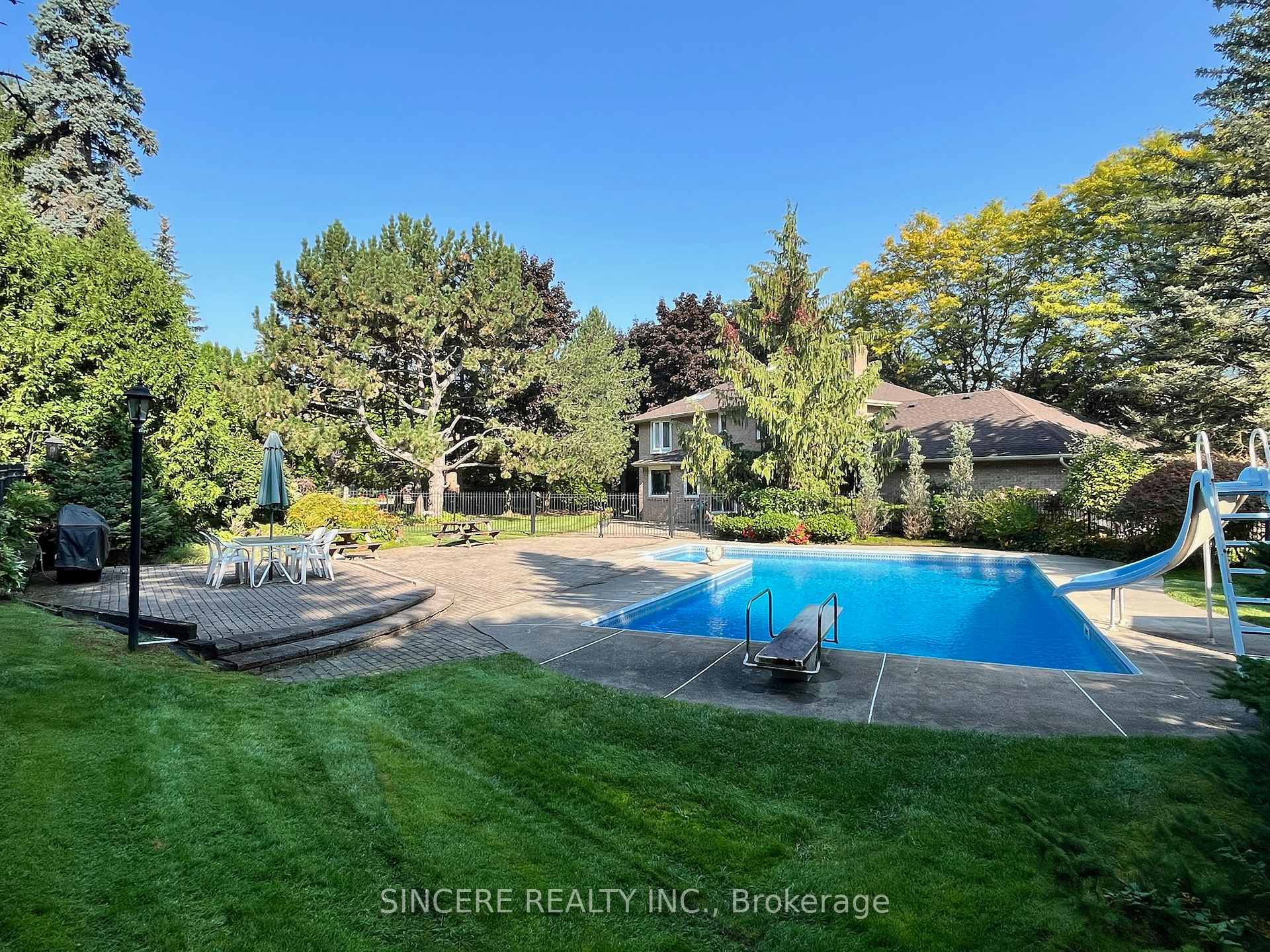 Photo 22 of 27 Country Estates Drive, Markham, Cachet — HOMEH