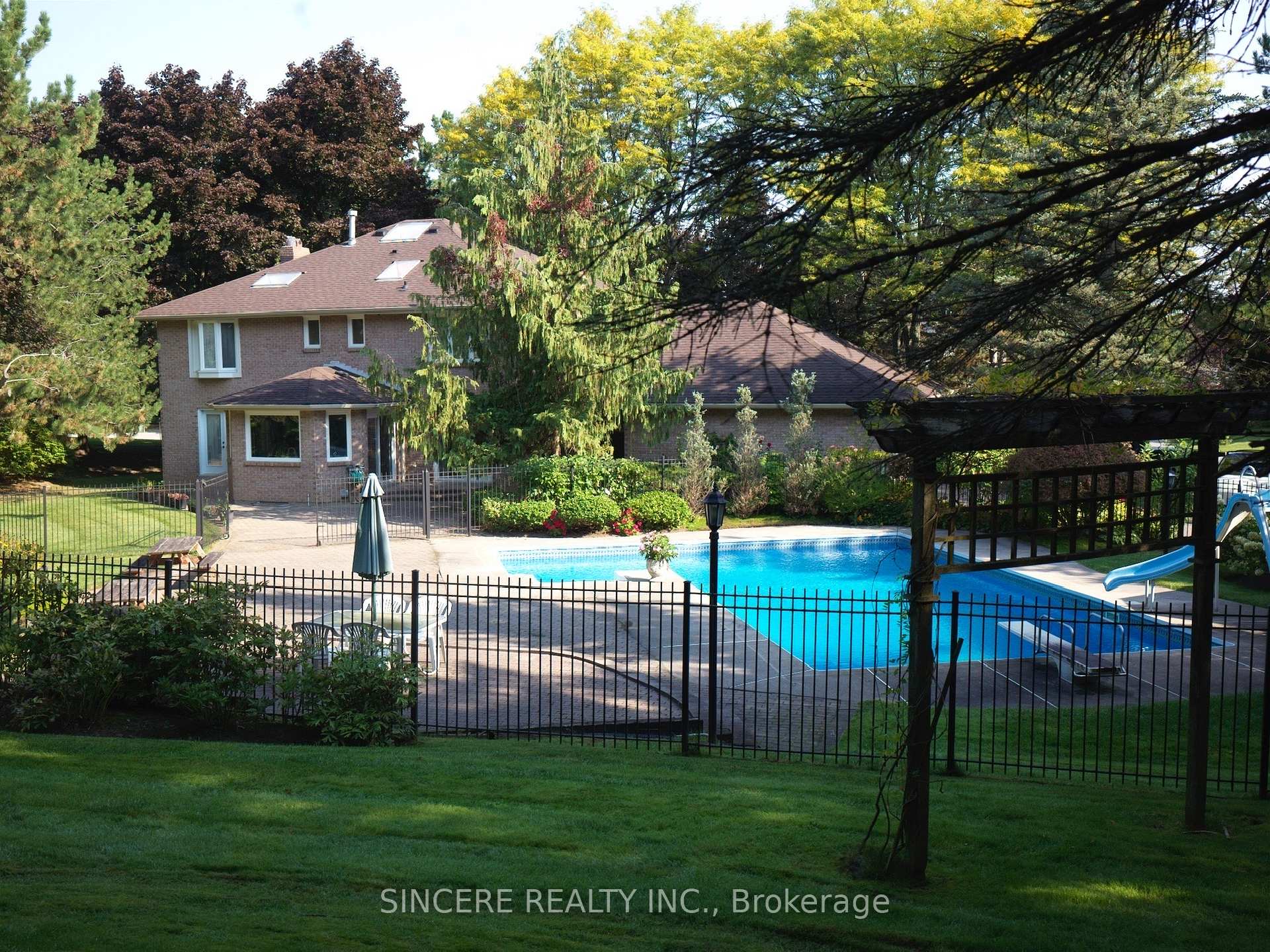 Photo 26 of 27 Country Estates Drive, Markham, Cachet — HOMEH