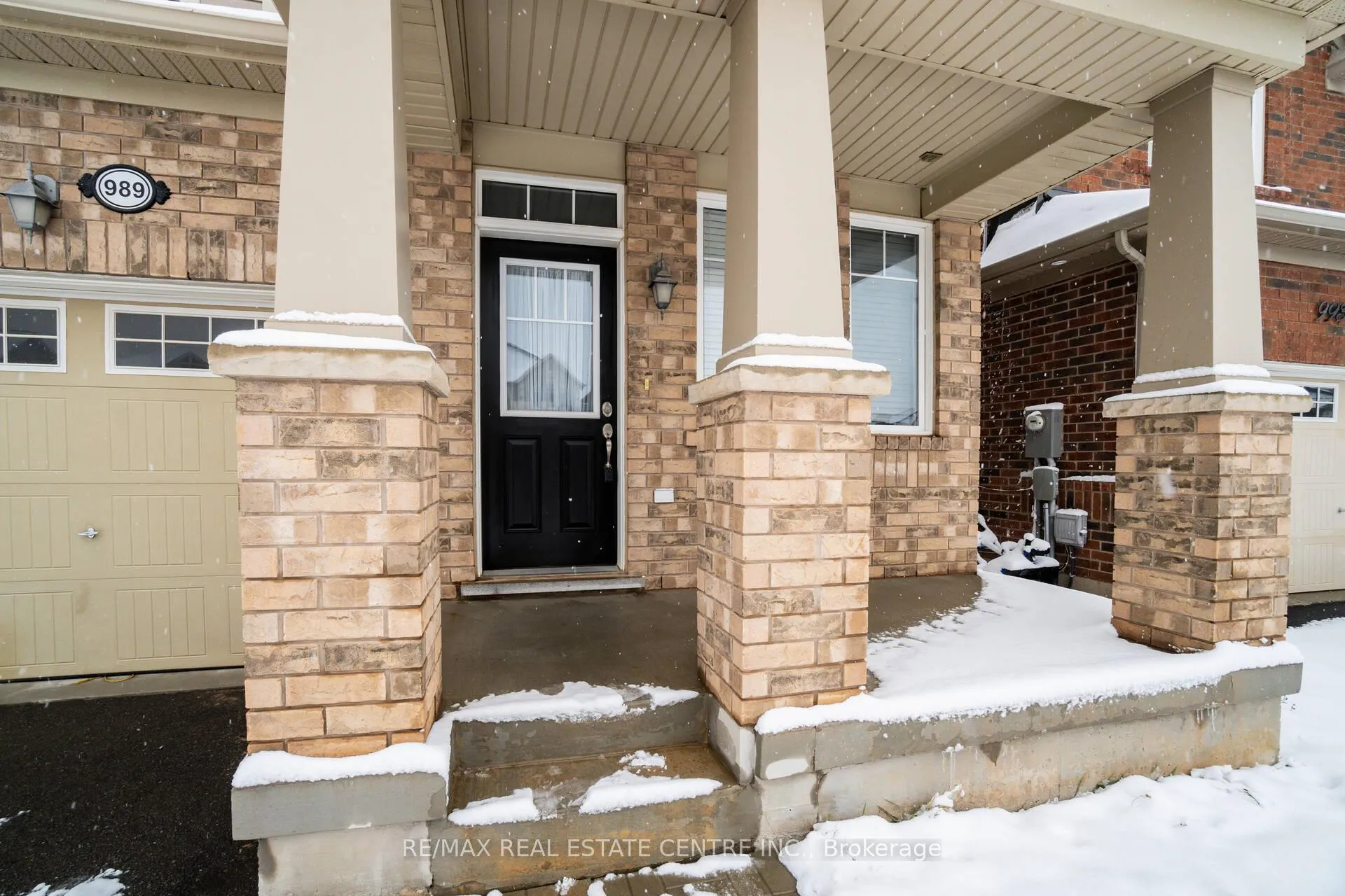 Photo 3 of 989 Farmstead Drive, Milton, Willmott — HOMEH