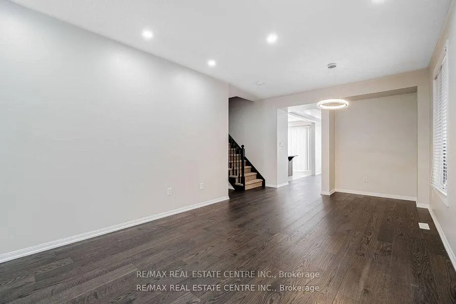 Photo 5 of 989 Farmstead Drive, Milton, Willmott — HOMEH