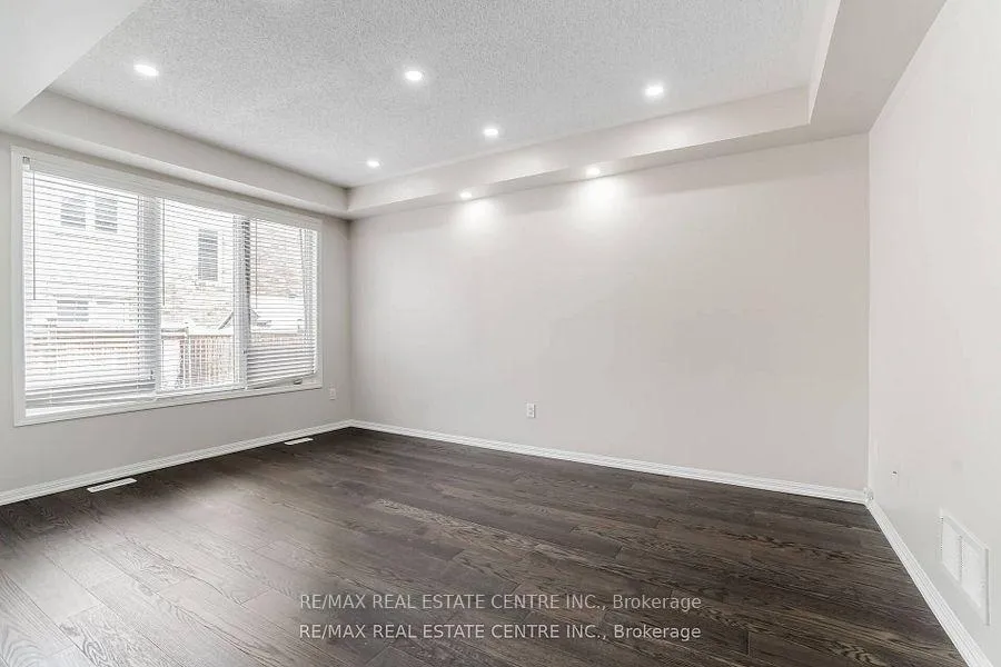 Photo 10 of 989 Farmstead Drive, Milton, Willmott — HOMEH