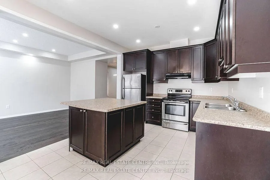 Photo 17 of 989 Farmstead Drive, Milton, Willmott — HOMEH